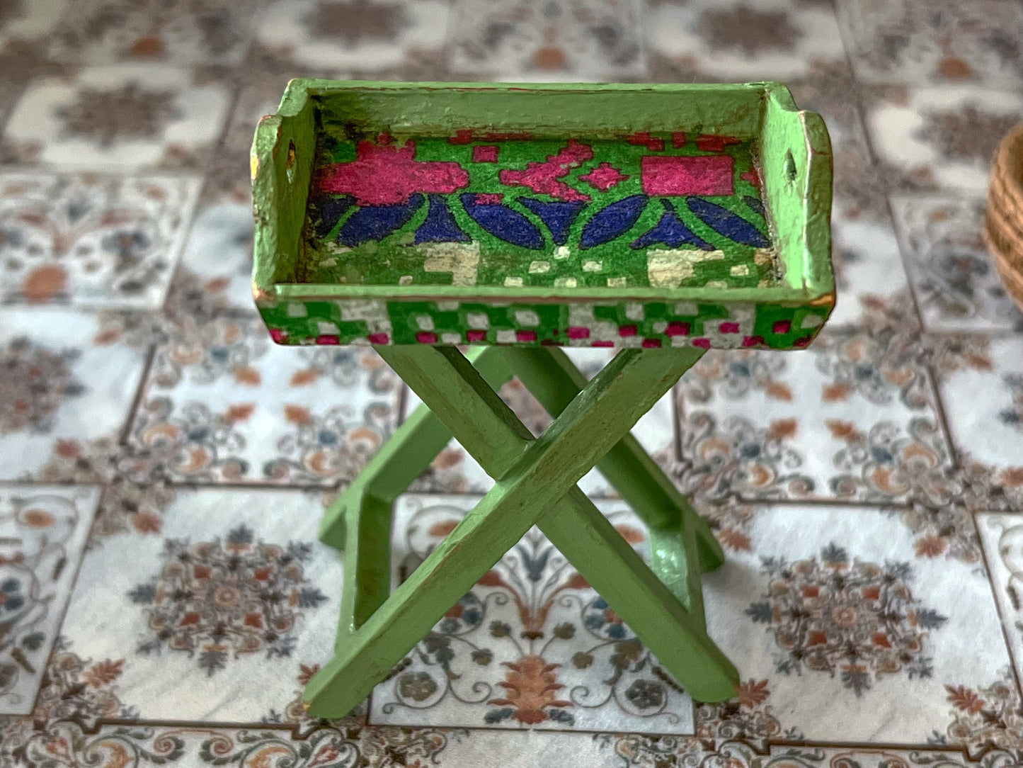 Miniature Green TV Tray â 1:12 Scale - Hand Painted - Dollhouse Home Decor __etsy:5848822139