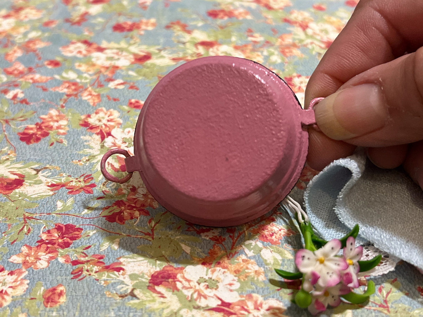 Miniature Metal Wash Bucket 1:12 Scale – Dollhouse Pink Bucket for Laundry or Bar __etsy:5728210077