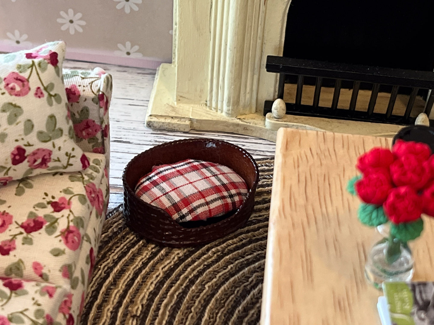 Miniature Pet Bed with Poodle – 1:12 Scale – Dollhouse Wicker and Fabric Cushion Dog Bed __etsy:6017425453
