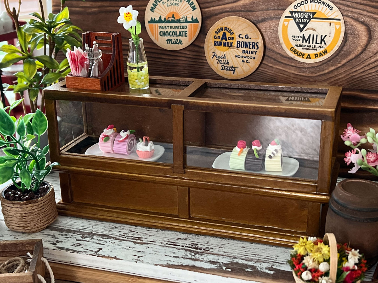 Miniature Wooden Food Display Cabinet 1:12 Scale – Dollhouse Furniture for Bakery & Store Display __etsy:6055954854
