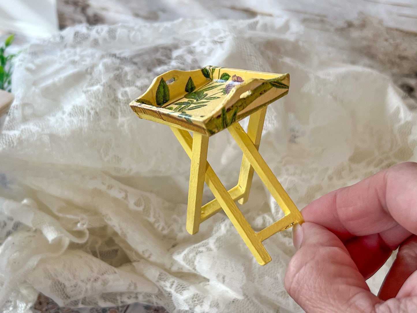 Miniature Rustic Yellow TV Tray Table – 1:12 Scale - Dollhouse Furniture & Shabby Chic Decor __etsy:6777314617