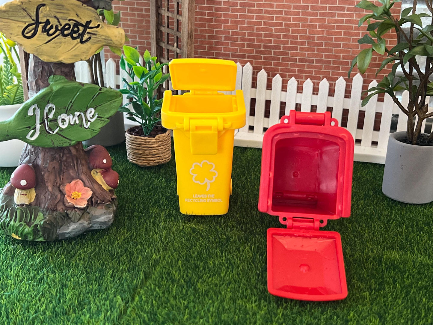 Miniature Trash Cans, 1:12 Scale, Red or Yellow Bins with Lid & Rolling Wheels __etsy:7274087344
