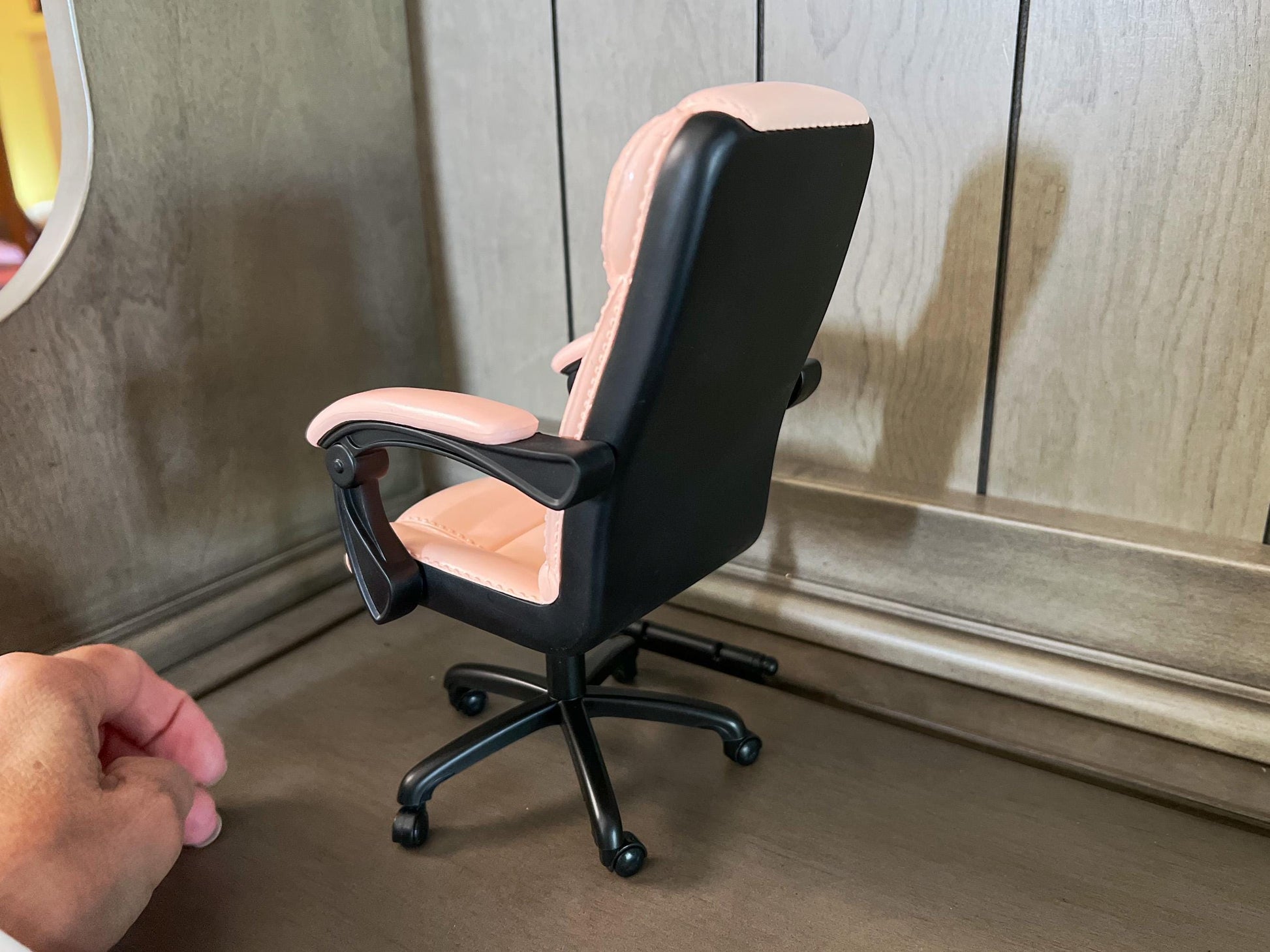 Dollhouse Executive Swivel Office Desk Chair – 1:6 Scale – Pink Backrest Action Figure Furniture __etsy:6761192332