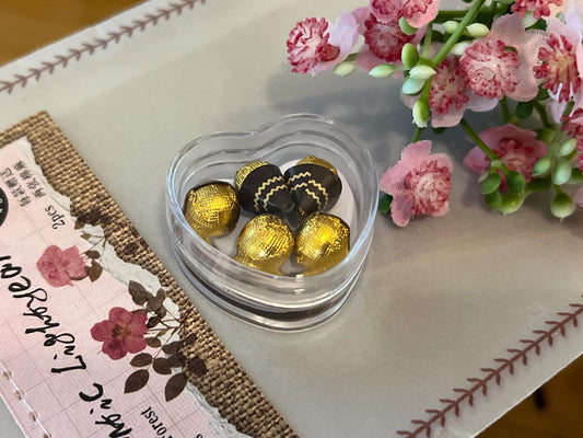 Dollhouse 1:6 Heart-Shaped Box of Chocolates 5pc Set __etsy:6497574498