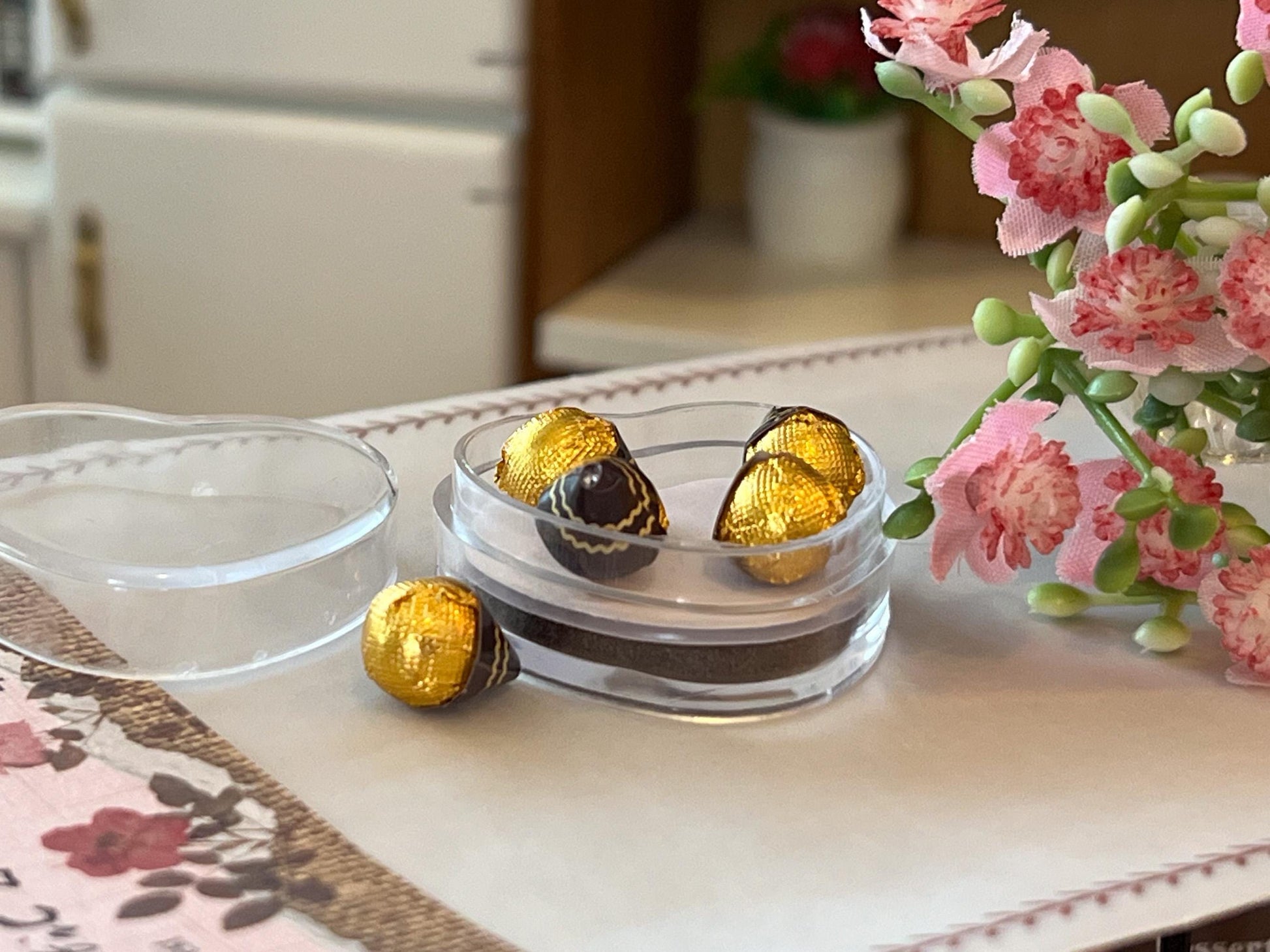 Dollhouse 1:6 Heart-Shaped Box of Chocolates 5pc Set __etsy:6497386032