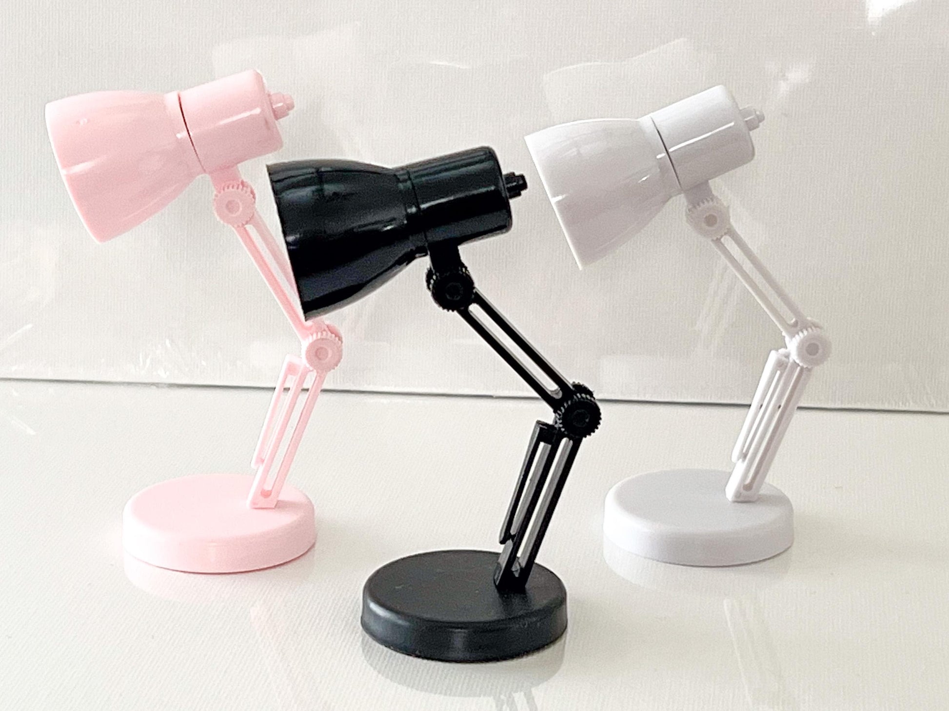 Dollhouse LED Reading Lamp  – 1:6 Portable Plastic Lamp Battery Included - White, Pink, Black __etsy:7672667344