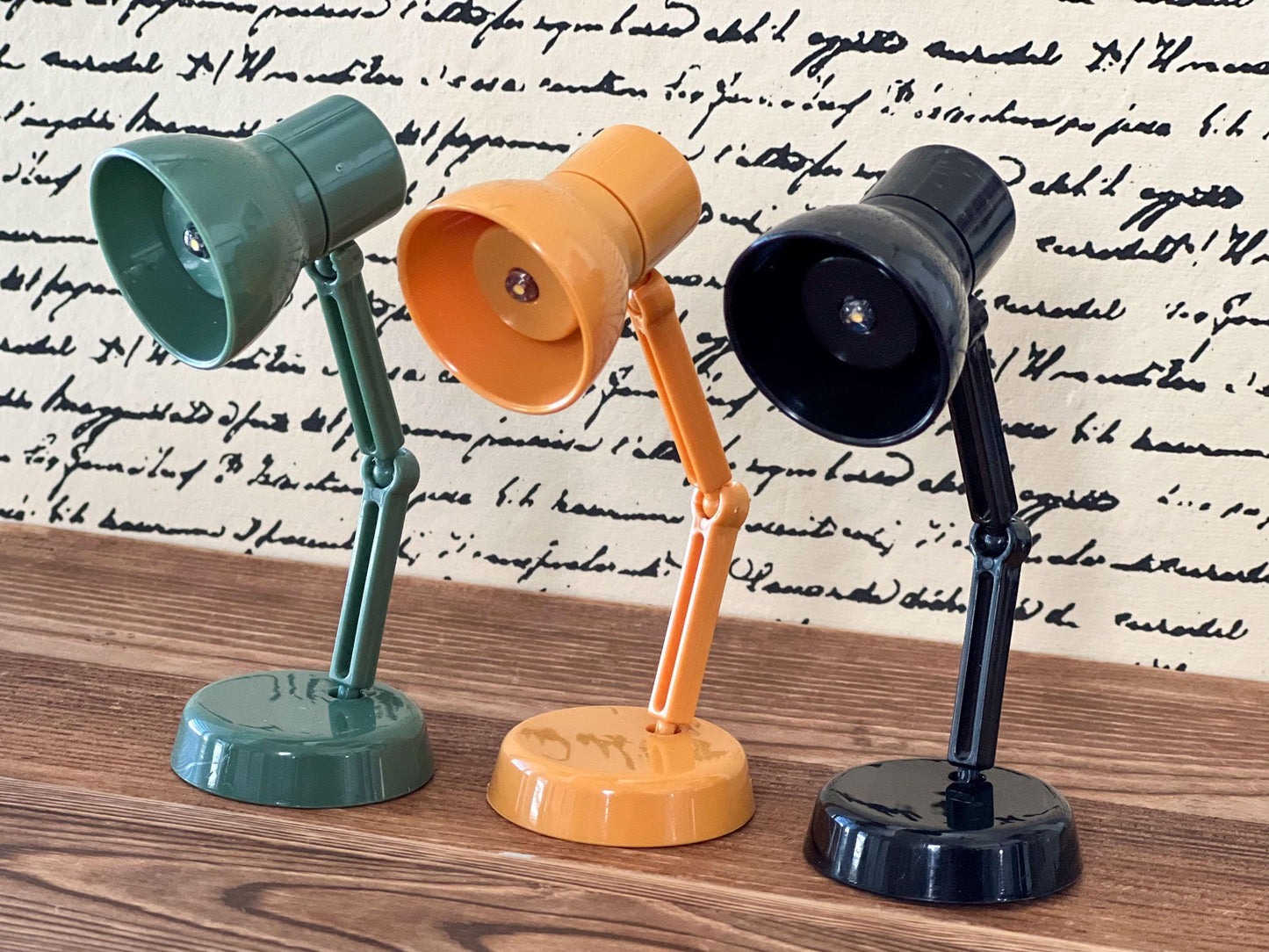 Dollhouse LED Table Lamp, 1:6 Scale Folding LED Plastic Reading Lamp __etsy:7713918643