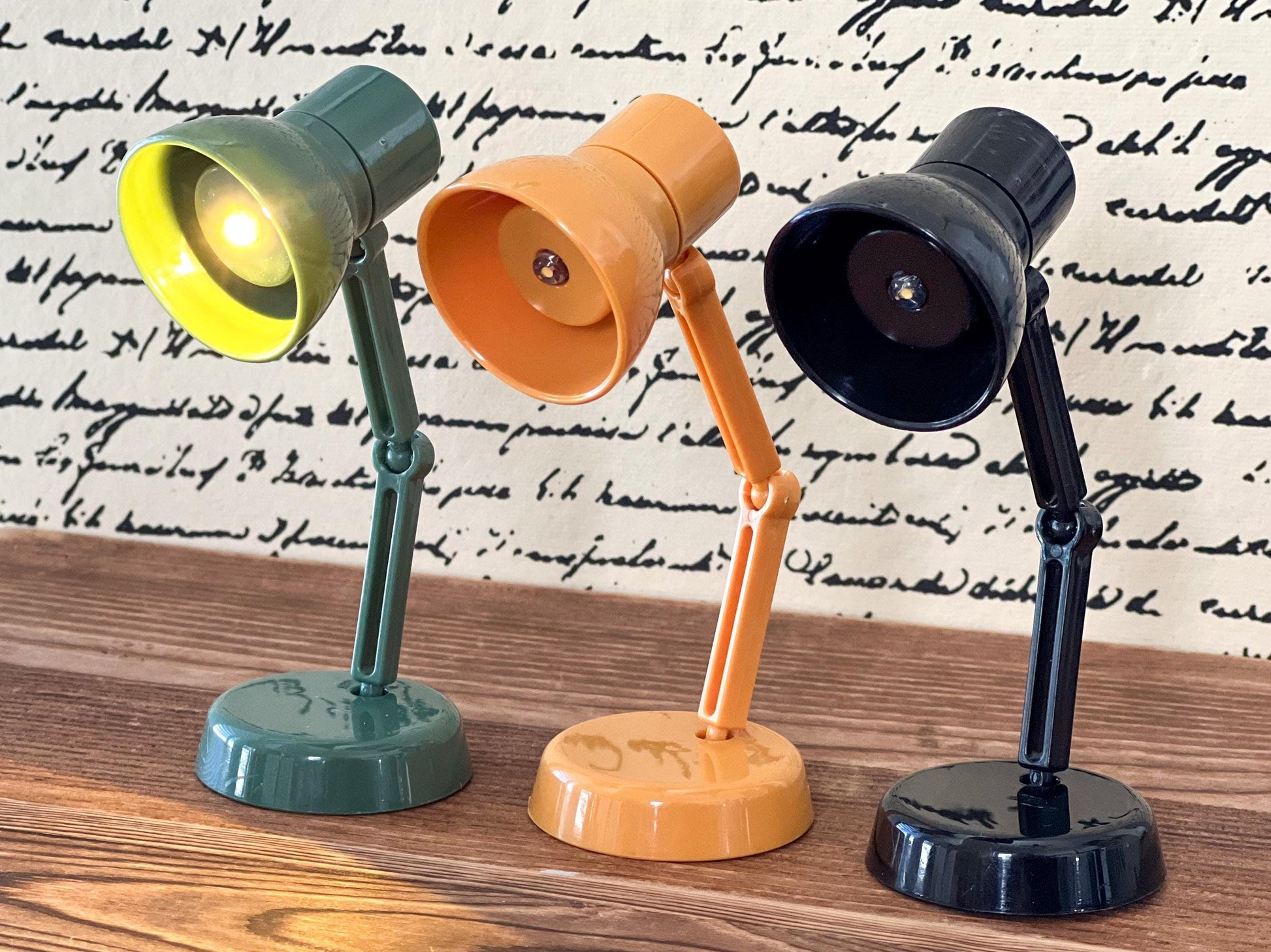Dollhouse LED Table Lamp, 1:6 Scale Folding LED Plastic Reading Lamp __etsy:7713918781