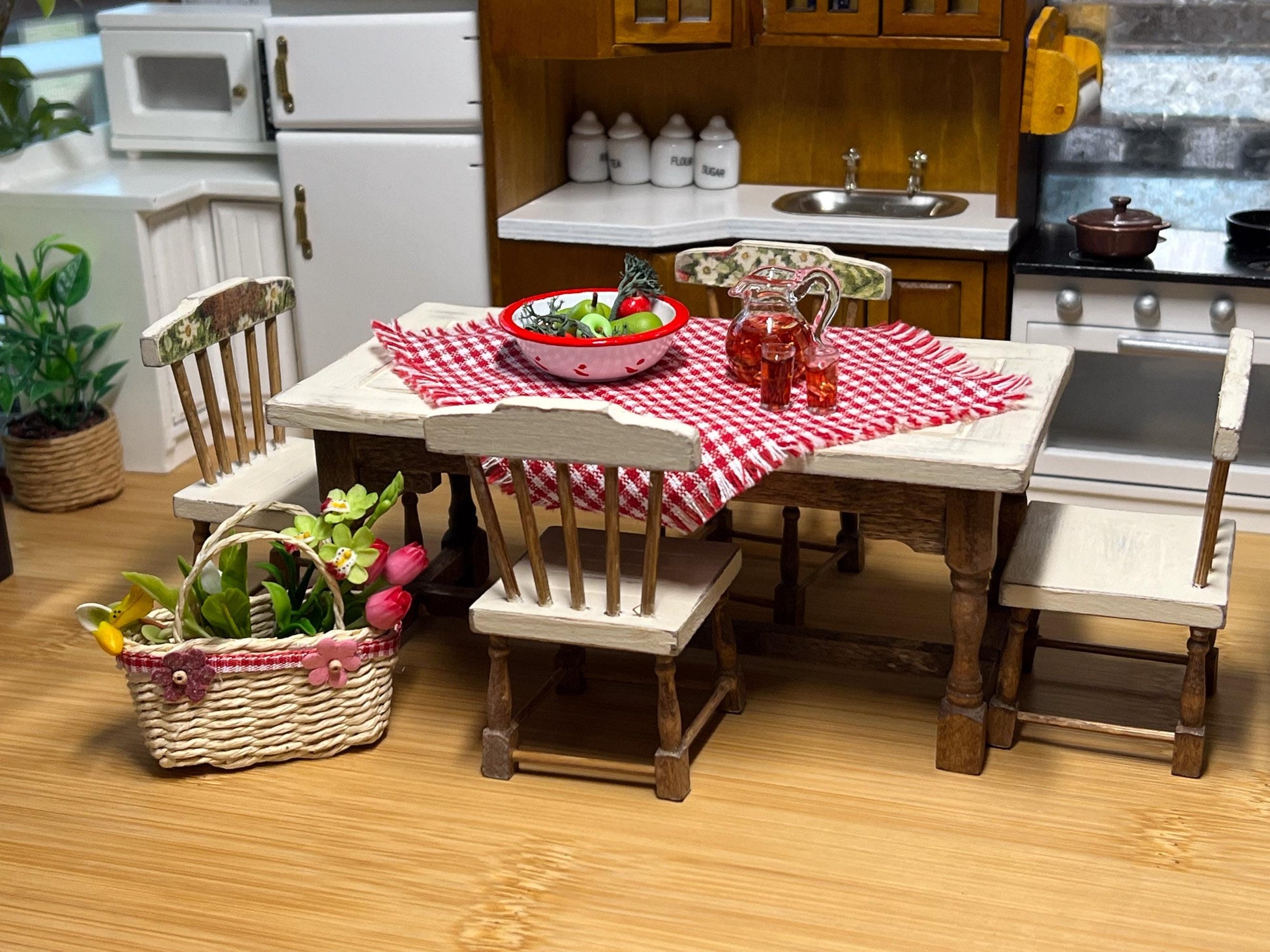 Dollhouse Miniature Dining Set – Distress Beige Table & 4 Chairs, 1:12 Scale __etsy:6555313812