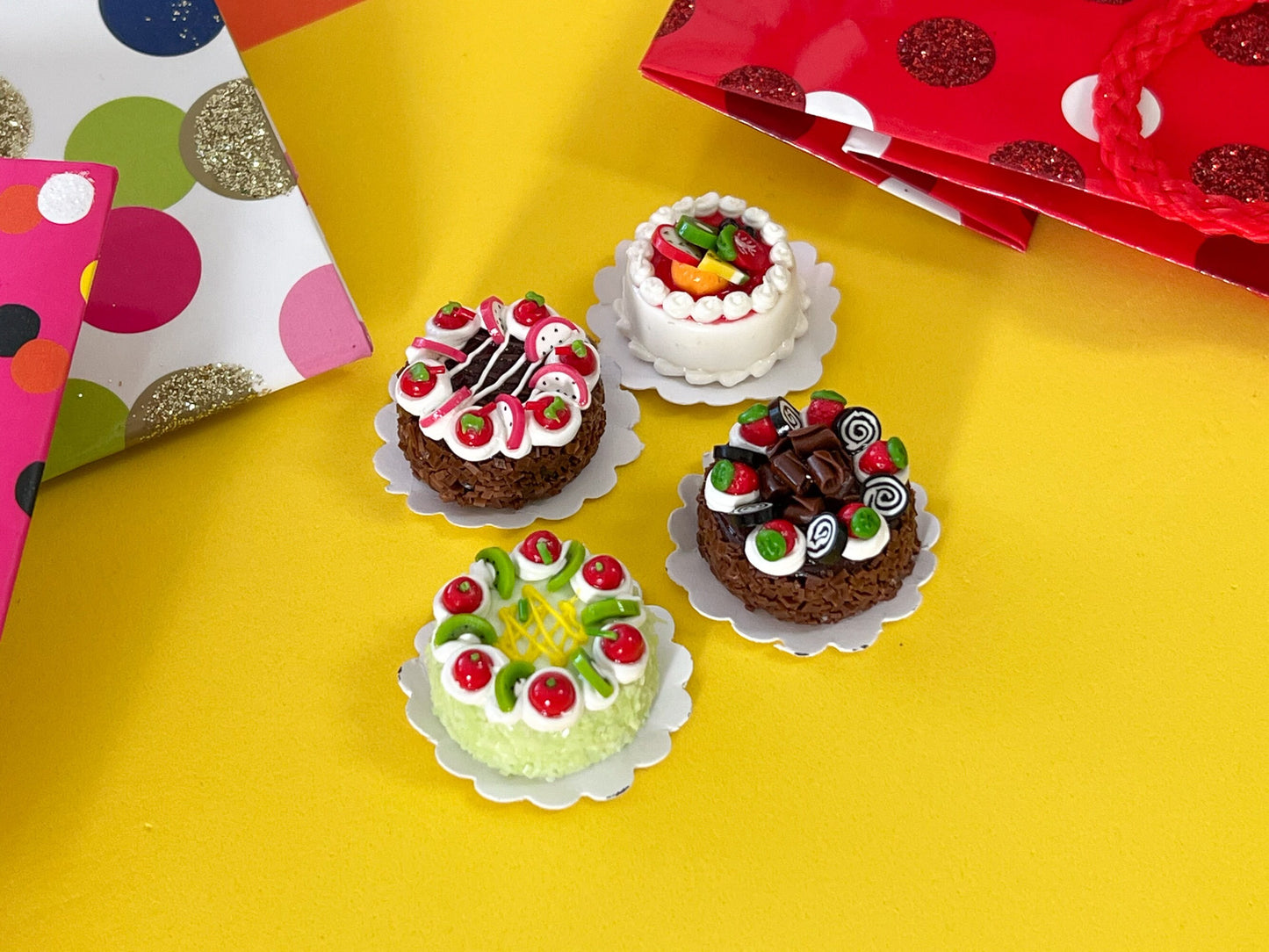 Dollhouse Miniature Round Fruit Cakes – 1:12 Scale Dollhouse Dessert | Handmade Lime, Vanilla & Chocolate Cakes | Mini Bakery Food Decor __etsy:5955791331