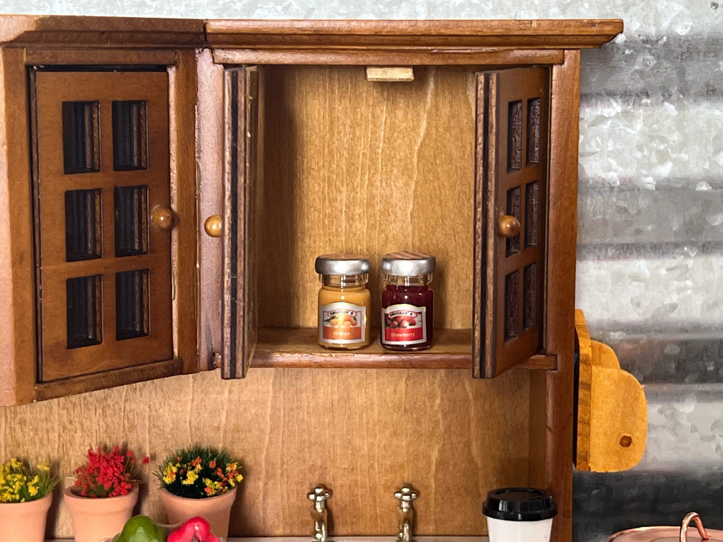 1:12 Scale Smucker's classic strawberry and orange jelly, complement your kitchen scene with this iconic brand of sweet and savory jelly. Smucker's is a pantry staple for any breakfast or snack. __etsy:6099230747