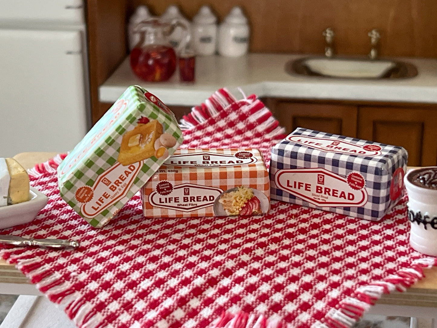 Dollhouse Miniature Sliced Bread 1 PC – 1:12 Scale Pretend Supermarket Food with Nutritional Label __etsy:6155705107