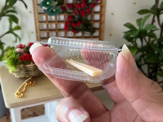 The most adorable and realistic clear plastic Chinese take-out container, it comes with a set of chopsticks and a removable hanging chain. It can be used for your dollhouse, or as a charm for your necklace or bracelet. __etsy:6267071537