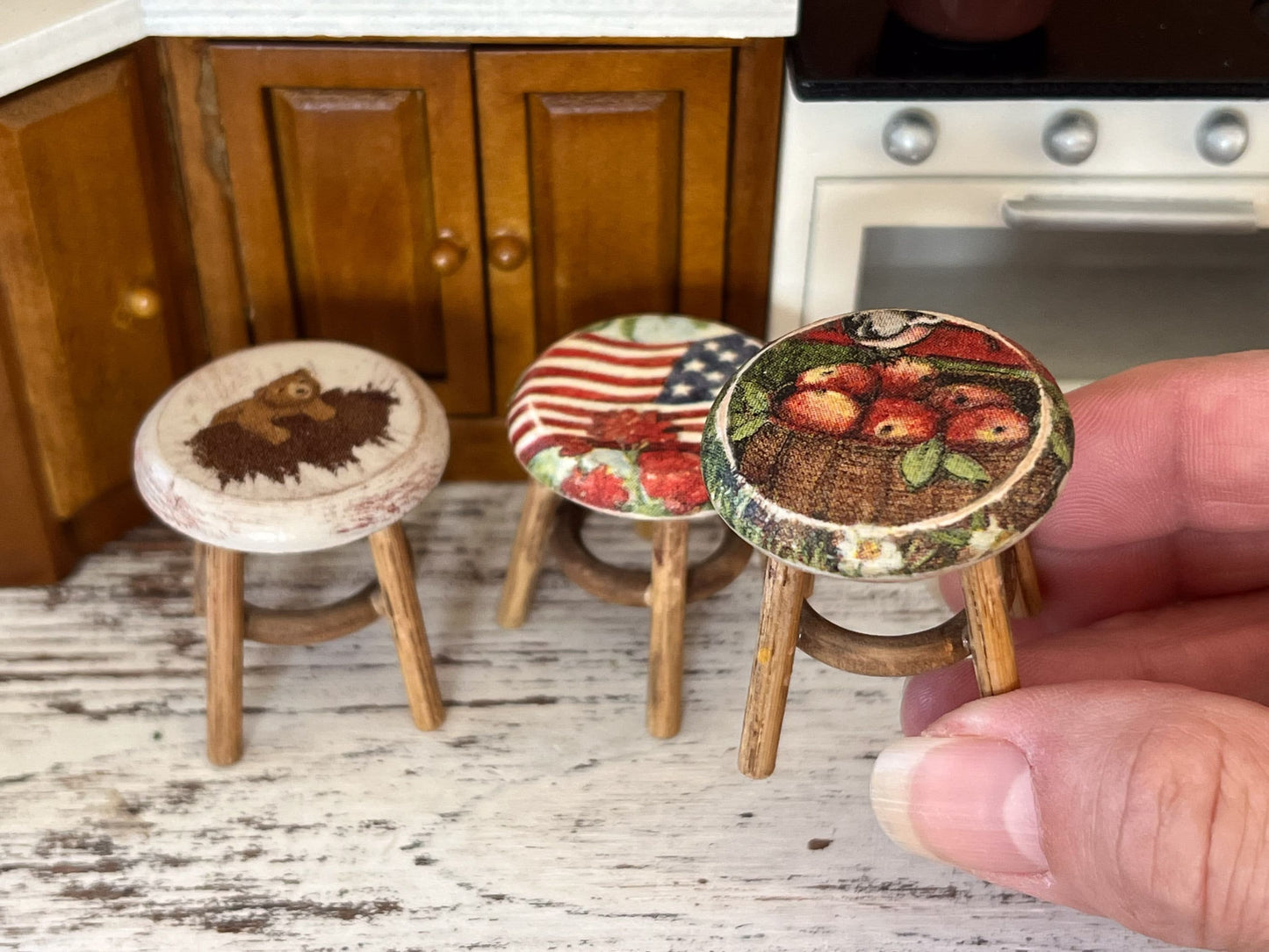 Handcrafted Miniature Round Stepping Stool – 1:12 Dollhouse Furniture __etsy:5685766065