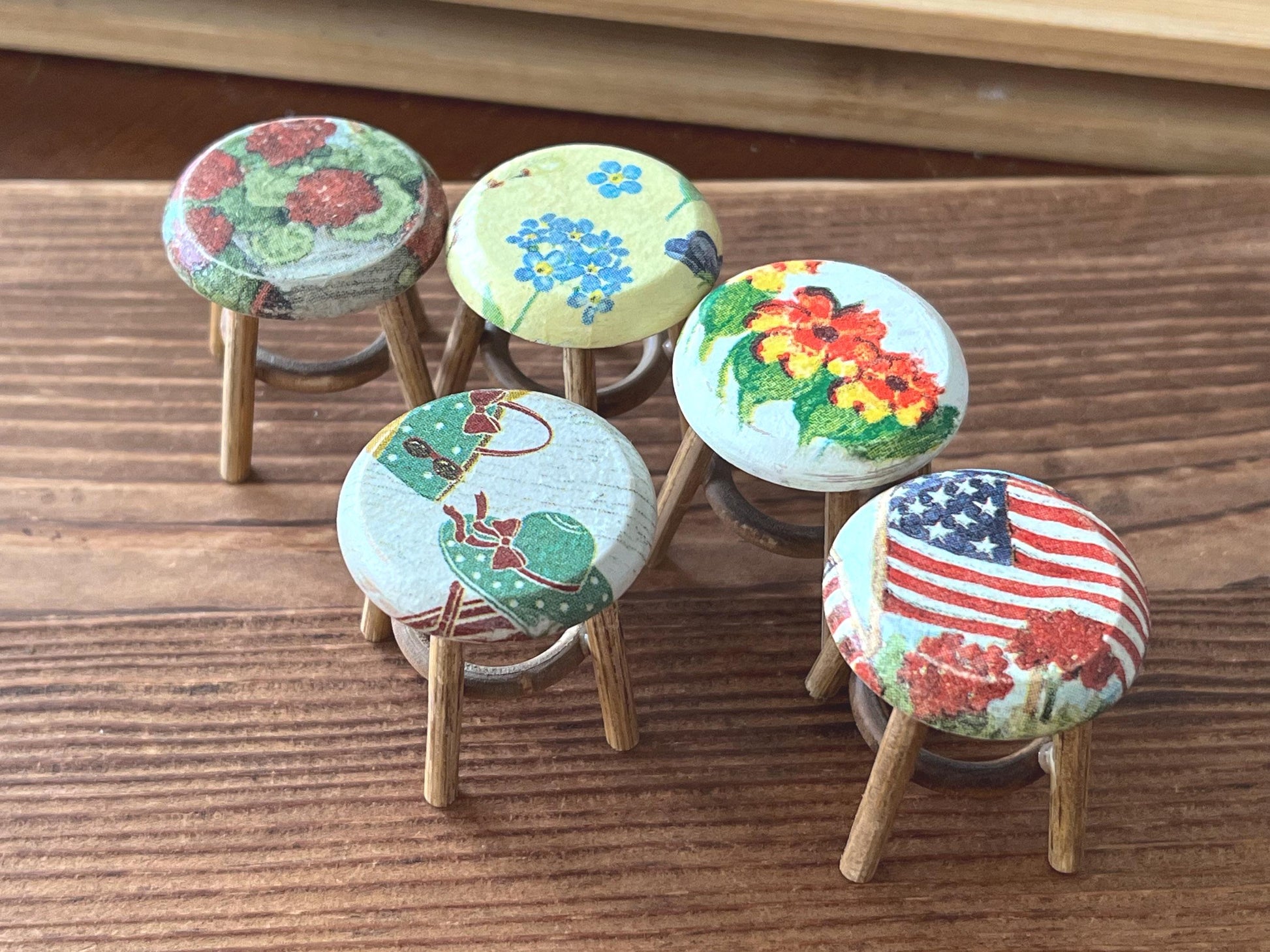 Handcrafted Miniature Round Stepping Stool – 1:12 Dollhouse Furniture __etsy:7279466338