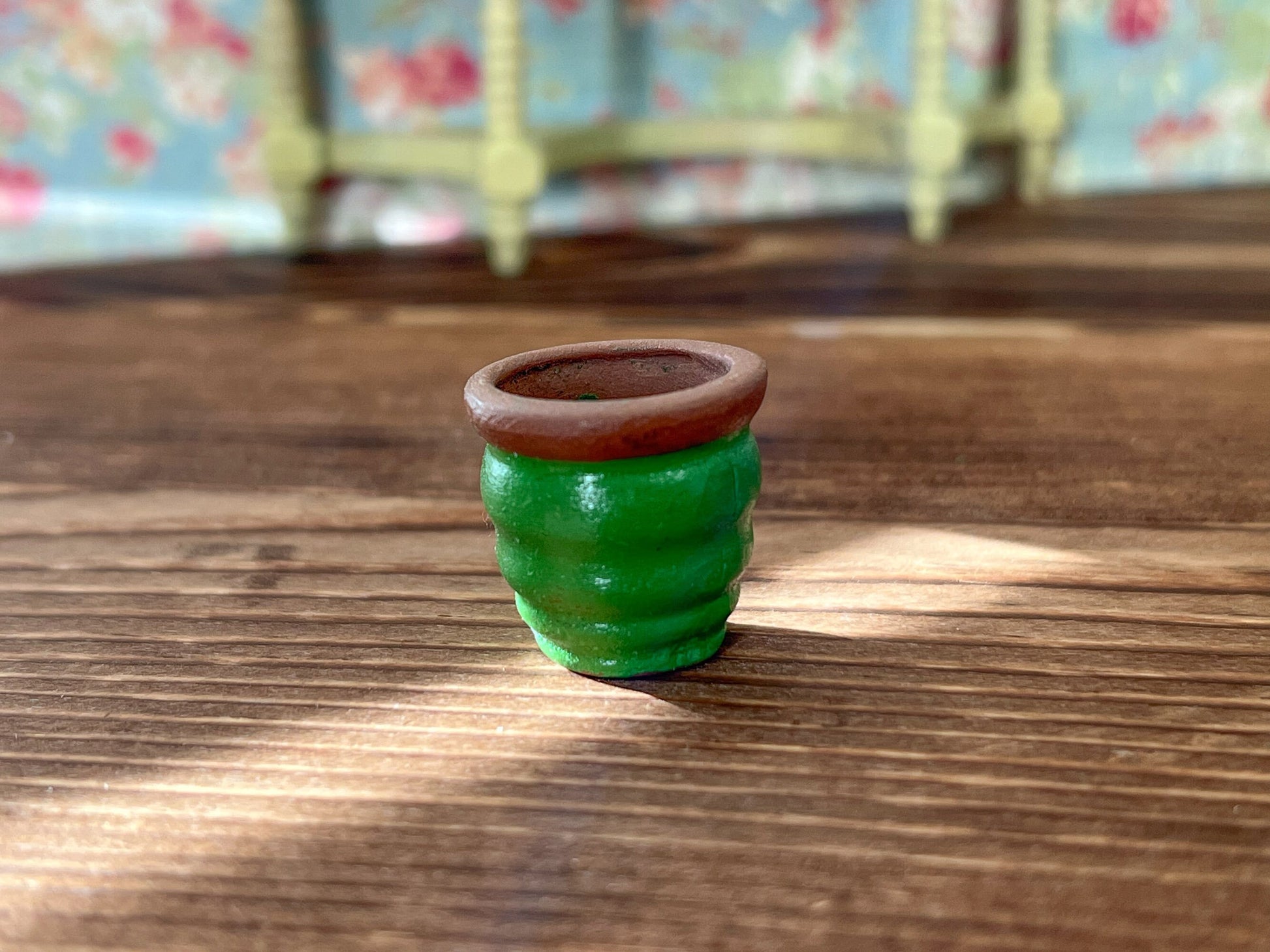 Handmade Clay Dollhouse Planter - 1:12 Scale Miniature Green Pot __etsy:6033767505