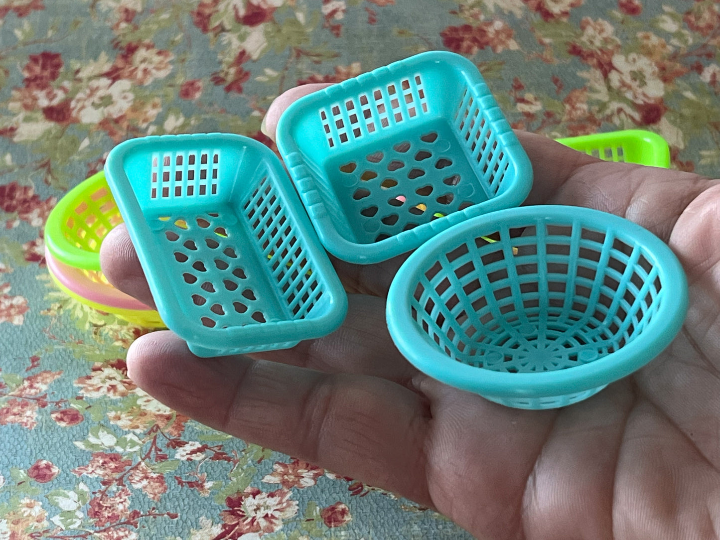 1:12 Scale Miniature Plastic Storage Basket Set – 3PC Dollhouse Laundry & Toy Organizer in 4 Colors