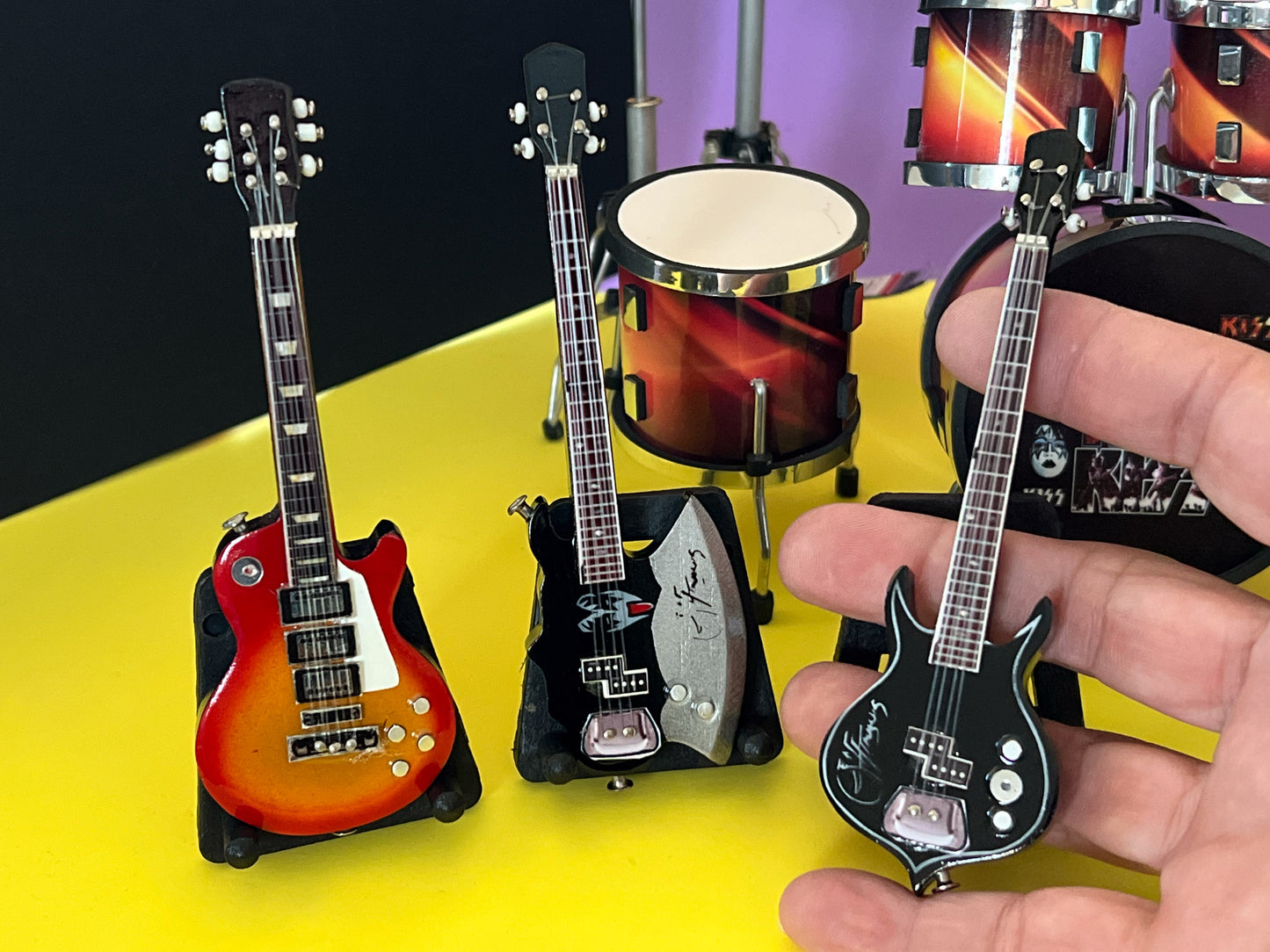 1:12 Scale Miniature KISS Drum & Guitar Set – Collectible Dollhouse Music Room Decor