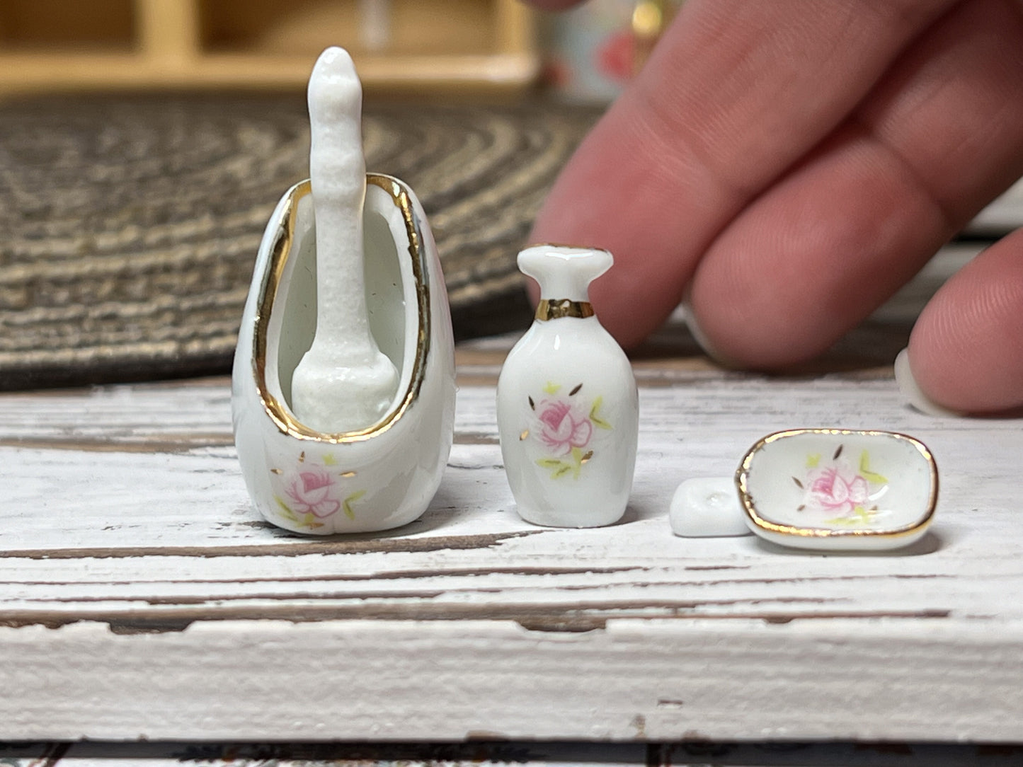 1:12 Scale Miniature Porcelain Bathroom Set – Pink Rose & Gold Dollhouse Accessories