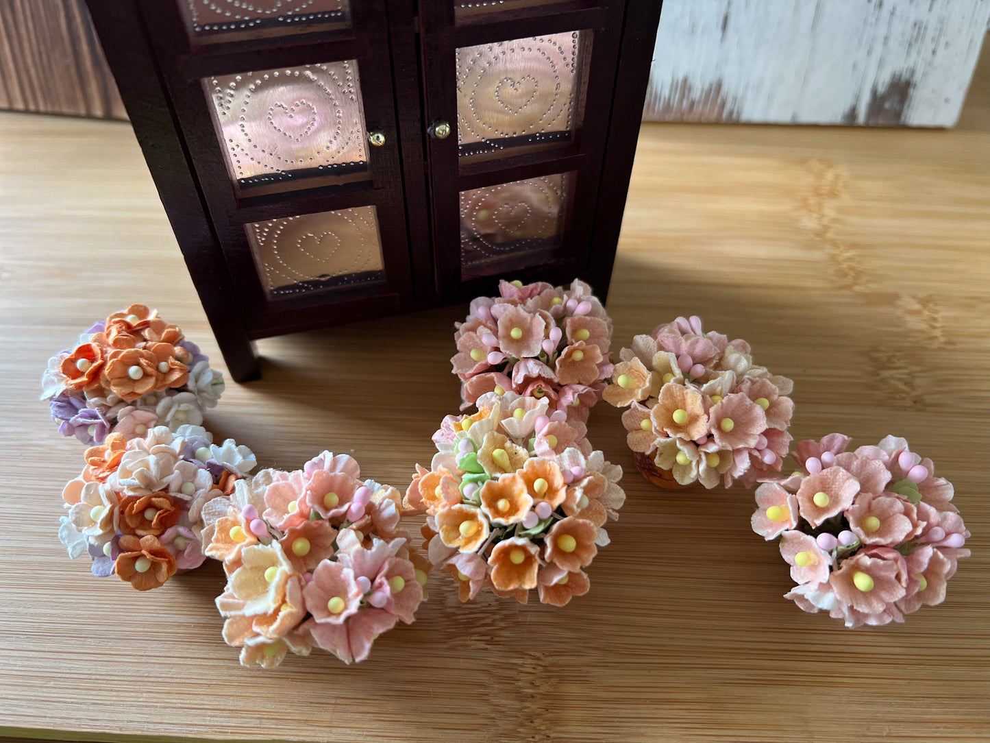 1:12 Scale Miniature Clay Pot with Paper Flowers – Dollhouse Floral Centerpiece