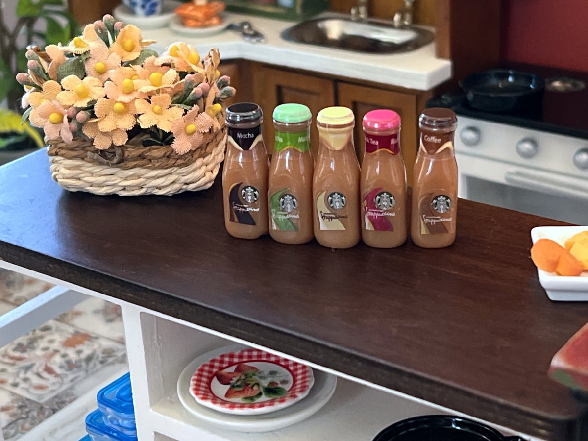 1:12 Scale Miniature Starbucks-Inspired Coffee Bottles – Set of 5