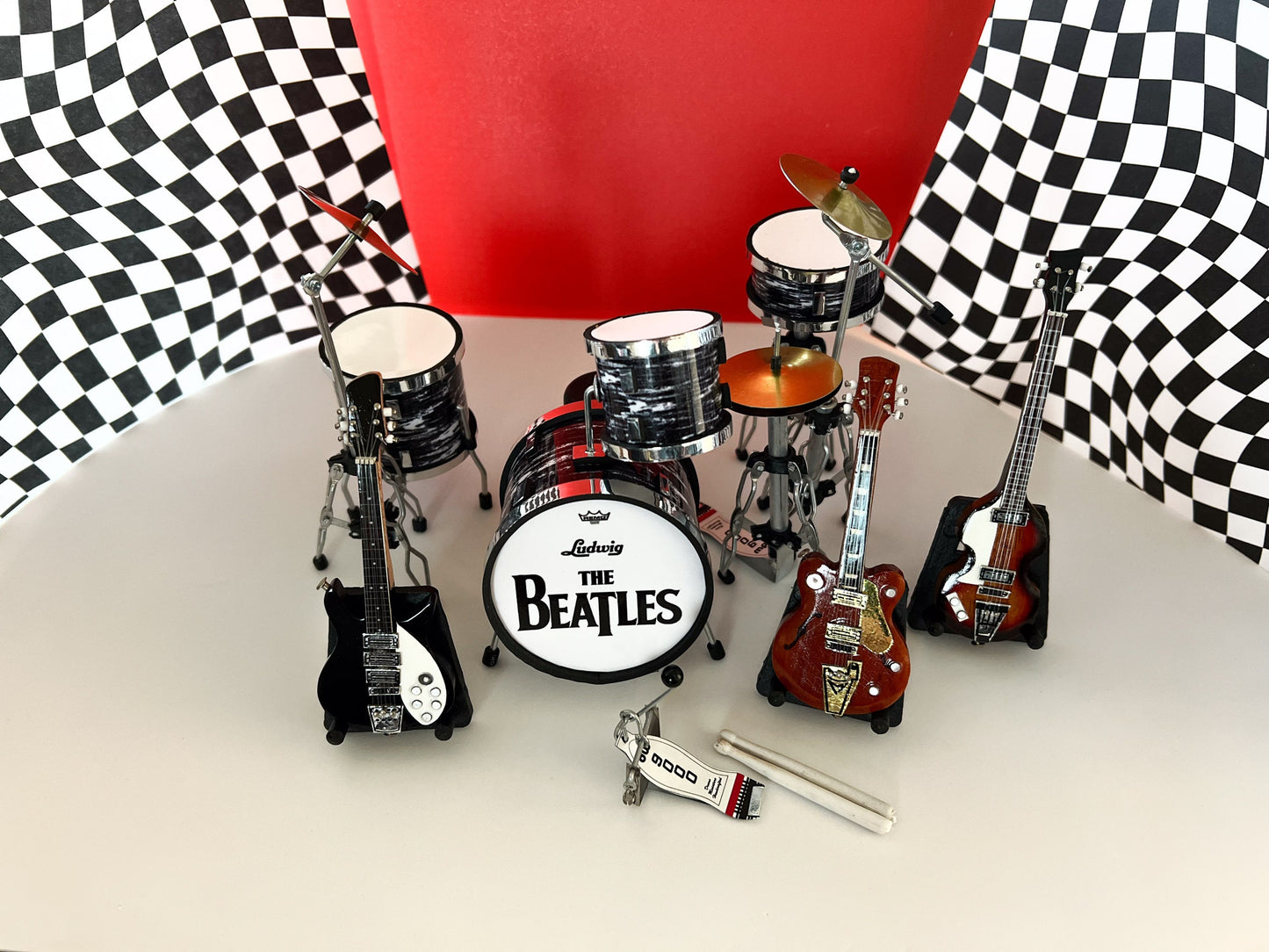 This Beautiful handcrafted Beatles Ringo Starr replica drum set is astonishing to the most precise details. 
This drum set will bring a blast from the past to music lovers! Escape from the present... __etsy:5732582881