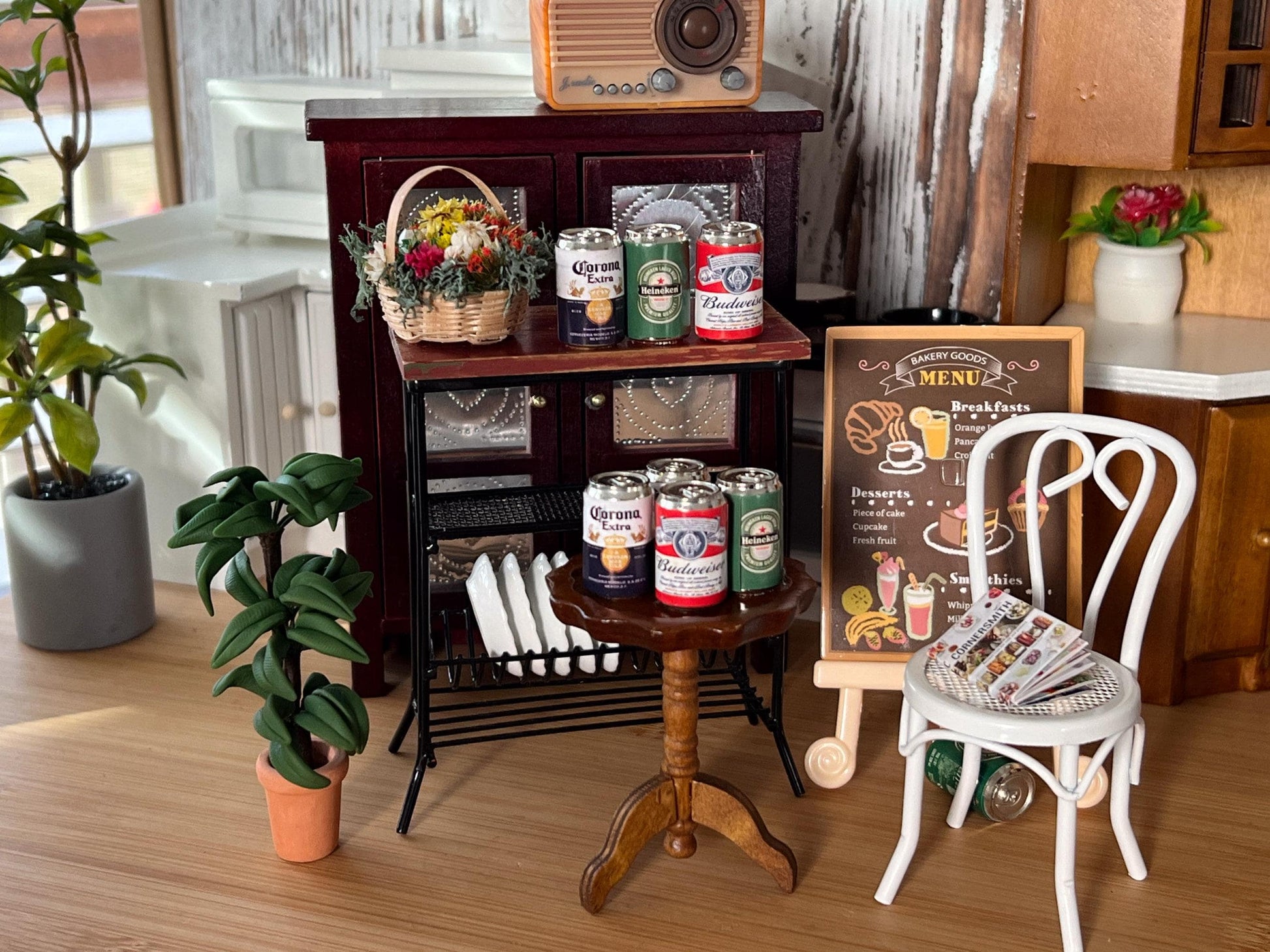 Dollhouse beer cans, adorable and handcrafter to perfection. They are truly realistic! Choose from Budweiser, Heineken and Corona. Use them at your little house, restaurant, or bar.

Size: 20mm*.75mm __etsy:6513108019