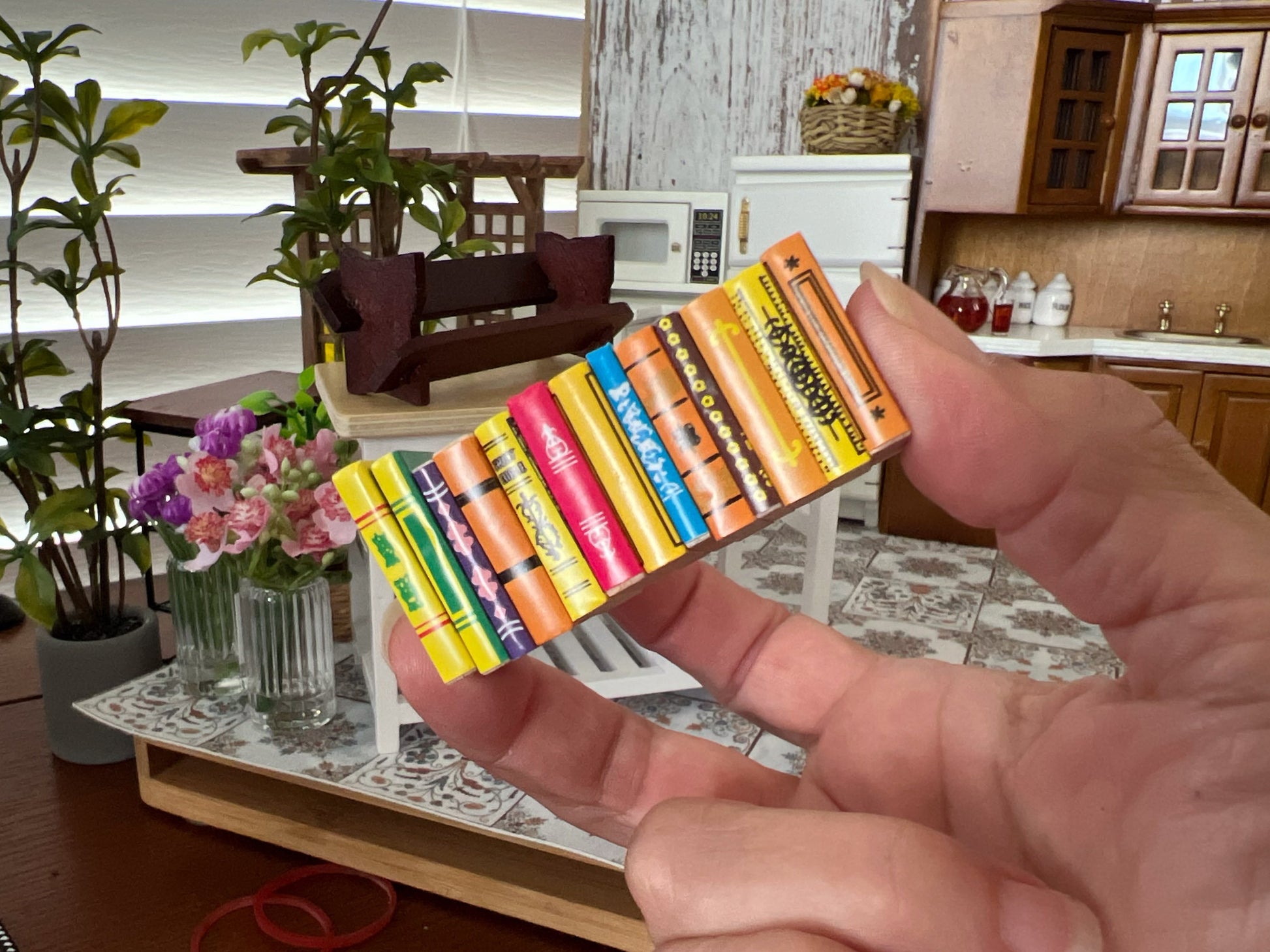 Miniature Bookshelf with Books – 1:12 Scale Dollhouse Wooden Shelf with 13 Colorful Mini Books __etsy:6171729235