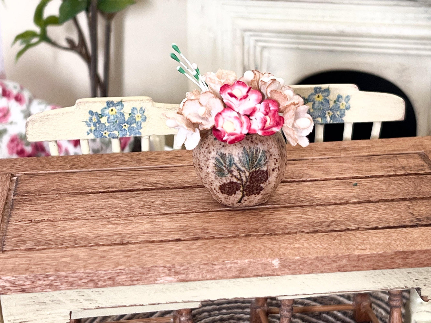 Miniature Ceramic Bunny Jar, 1:12 Scale – Dollhouse Decor with Paper Flowers __etsy:6865126560