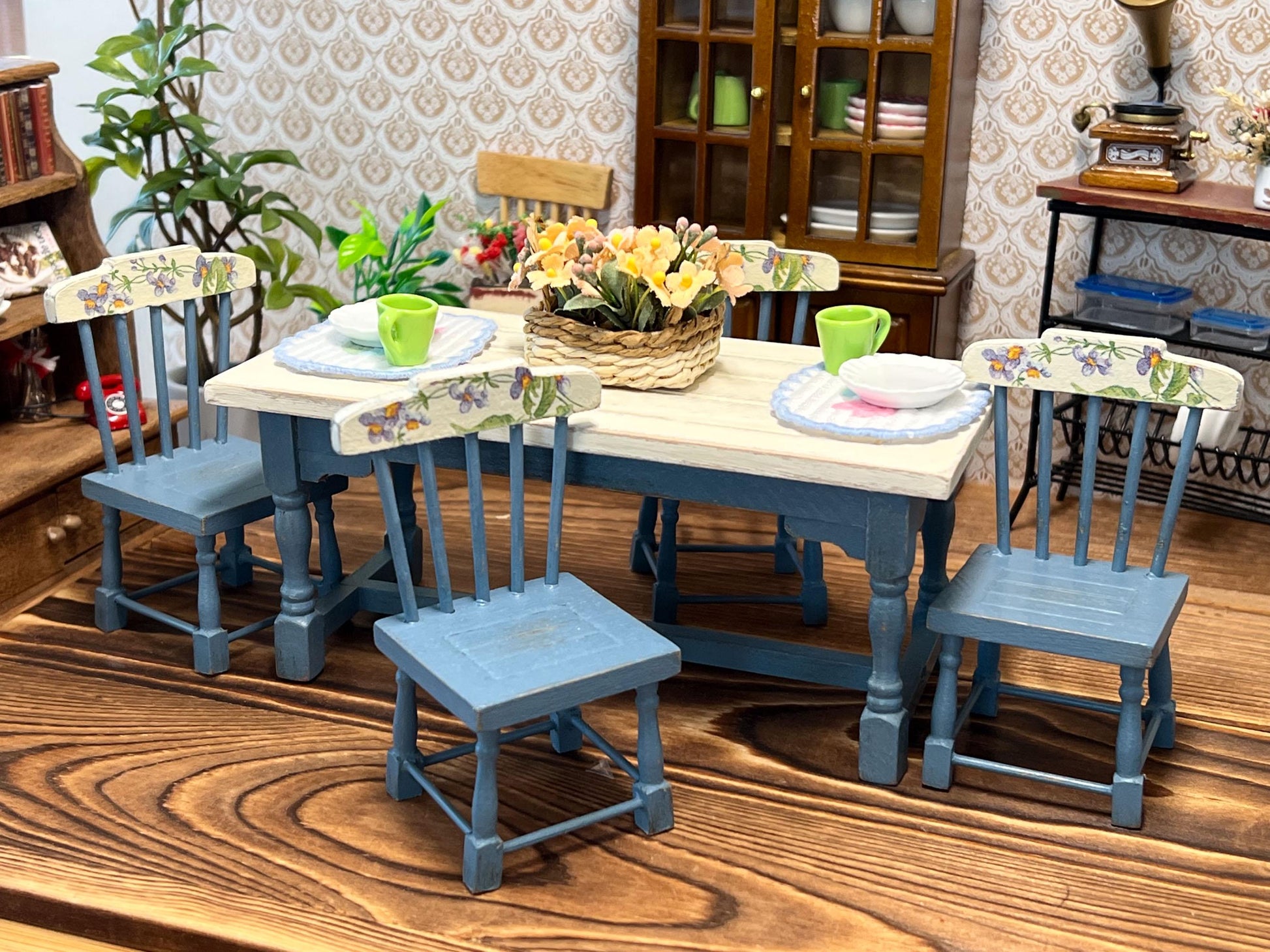 Miniature Dining Room Set 1:12 Scale – Blue Distressed Table & Chairs for Dollhouses __etsy:7626092379