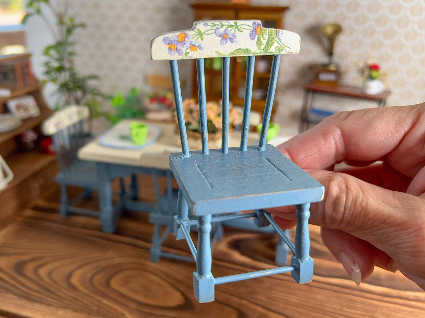 Miniature Dining Room Set 1:12 Scale – Blue Distressed Table & Chairs for Dollhouses __etsy:7578147282