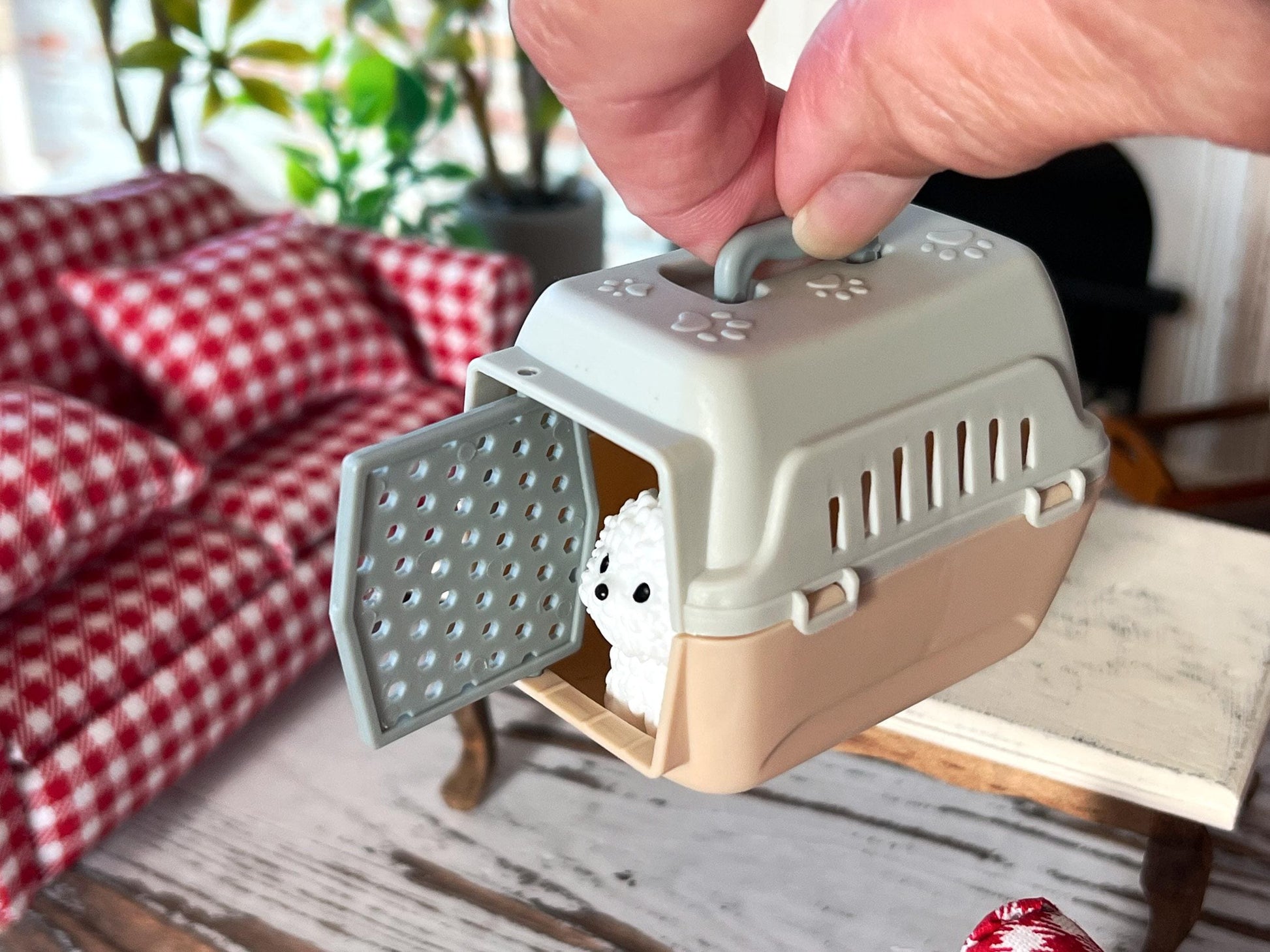 Miniature Dog Crate with White Poodle | 1:12 Scale Dollhouse Pet Accessory __etsy:7631606584