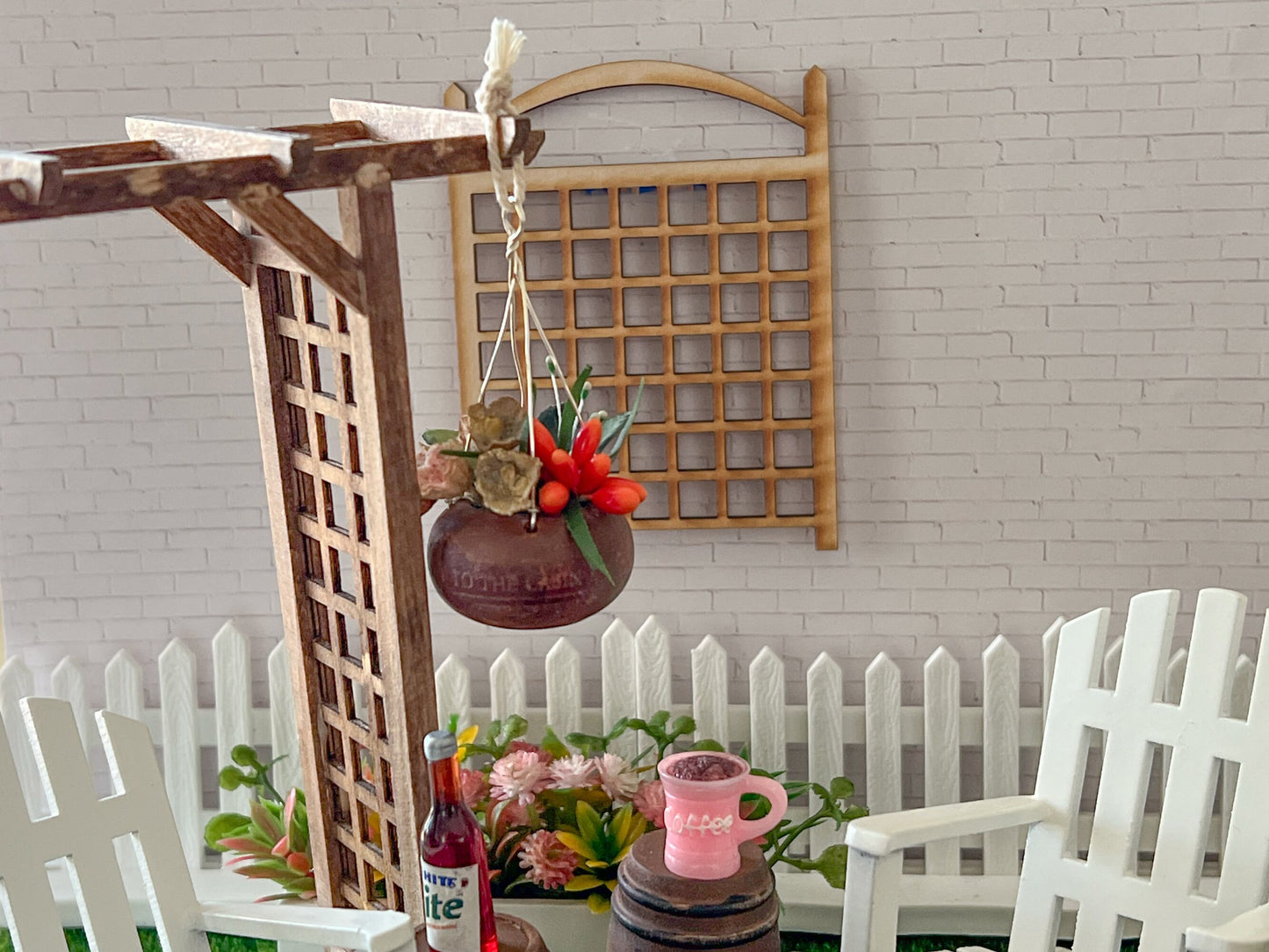 Miniature Hanging Clay Pot with Flowers – 1:12 Scale - Dollhouse Cabin & Kitchen Decor __etsy:5694738777