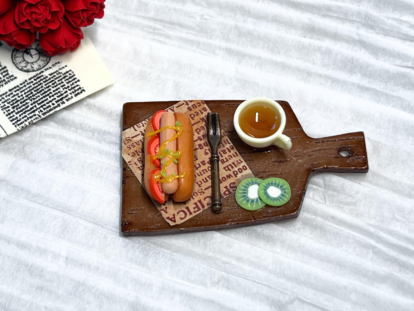Miniature Hot Dog Meal with Tea & Kiwi 1:12 Scale –  Dollhouse Kitchen Decor __etsy:7184808636