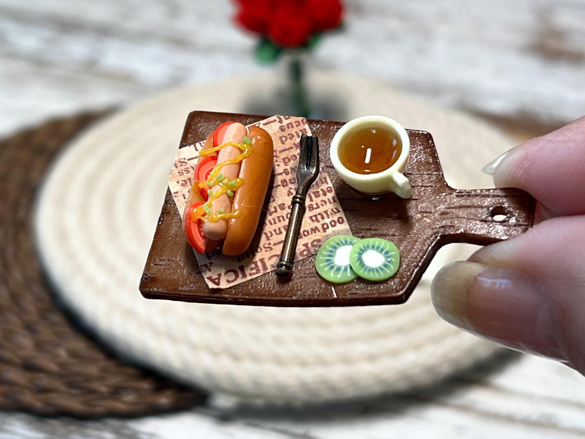 Miniature Hot Dog Meal with Tea & Kiwi 1:12 Scale –  Dollhouse Kitchen Decor __etsy:7184808654