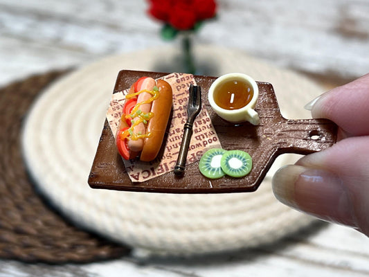 Miniature Hot Dog Meal with Tea & Kiwi 1:12 Scale –  Dollhouse Kitchen Decor __etsy:7184808654