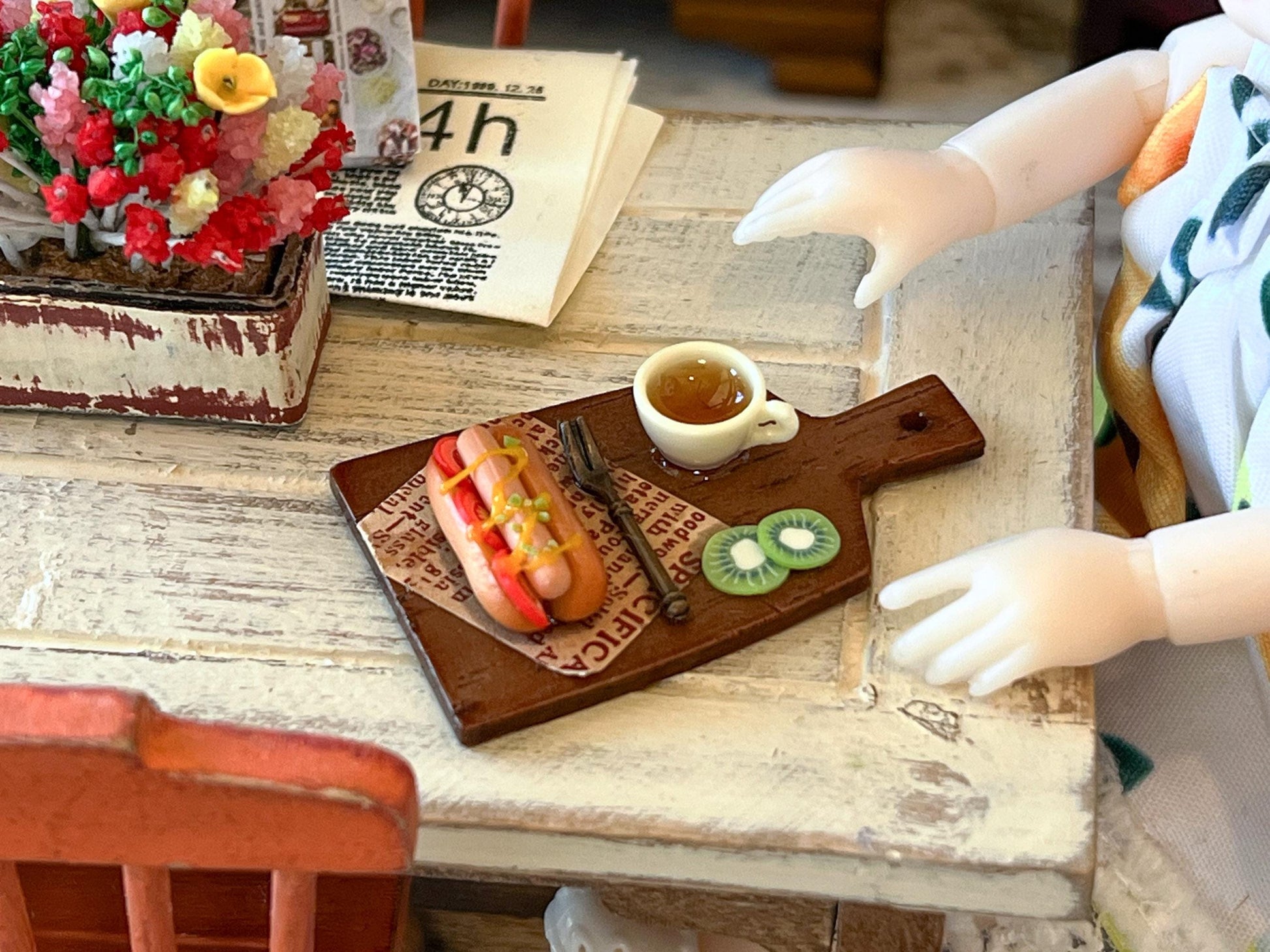 Miniature Hot Dog Meal with Tea & Kiwi 1:12 Scale –  Dollhouse Kitchen Decor __etsy:7232789925