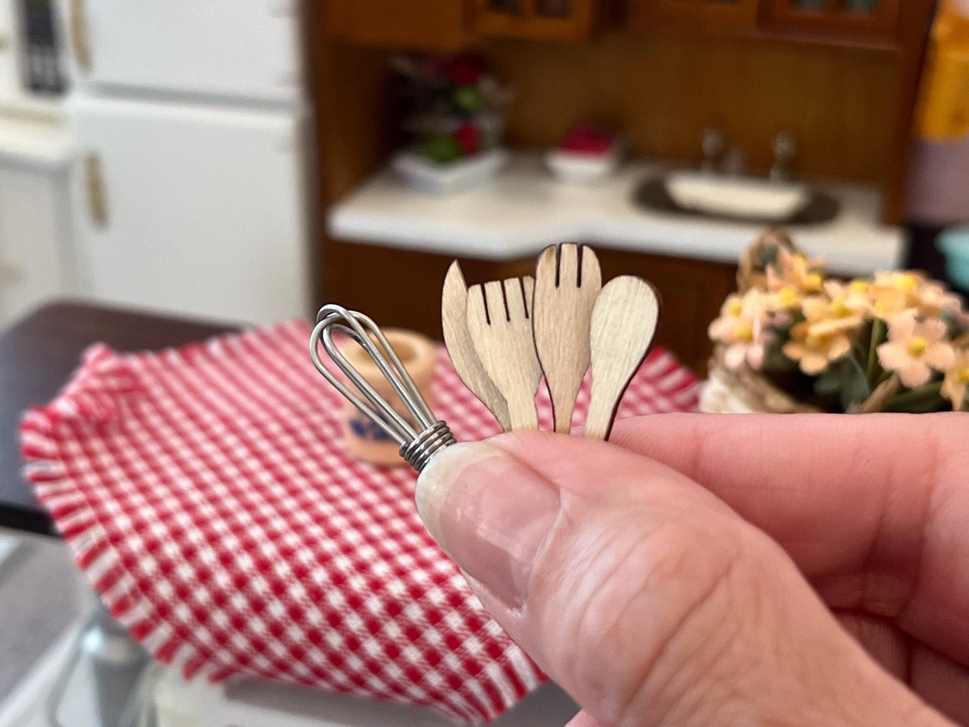 Miniature Kitchen Utensil Set 1:12 Scale –  Dollhouse Beige Cooking Tools __etsy:7933943692