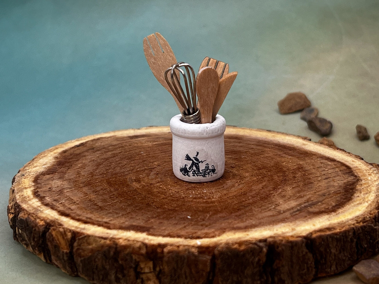 Miniature 1:12 scale realistic wood jar holder with wood cooking utensils. Spoon, knife, fork and metal whisk. This cute kitchen utensil set would make your kitchen dollhouse look complete. Perfect gift for dollhouse collectors and kids. __etsy:5367290982