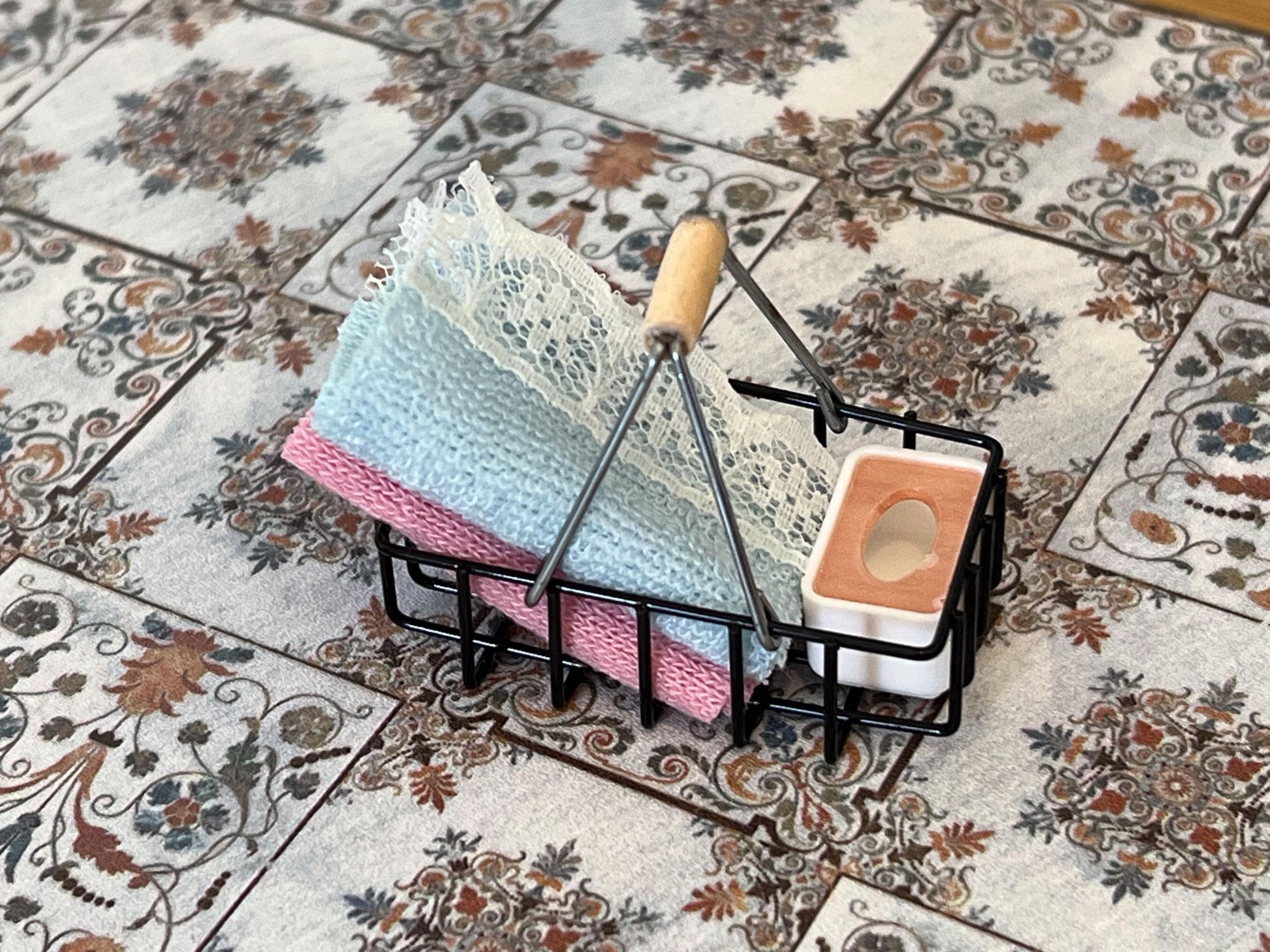 Miniature Metal Shopping Basket 1:12 Scale – Dollhouse Kitchen Decor __etsy:6708459118