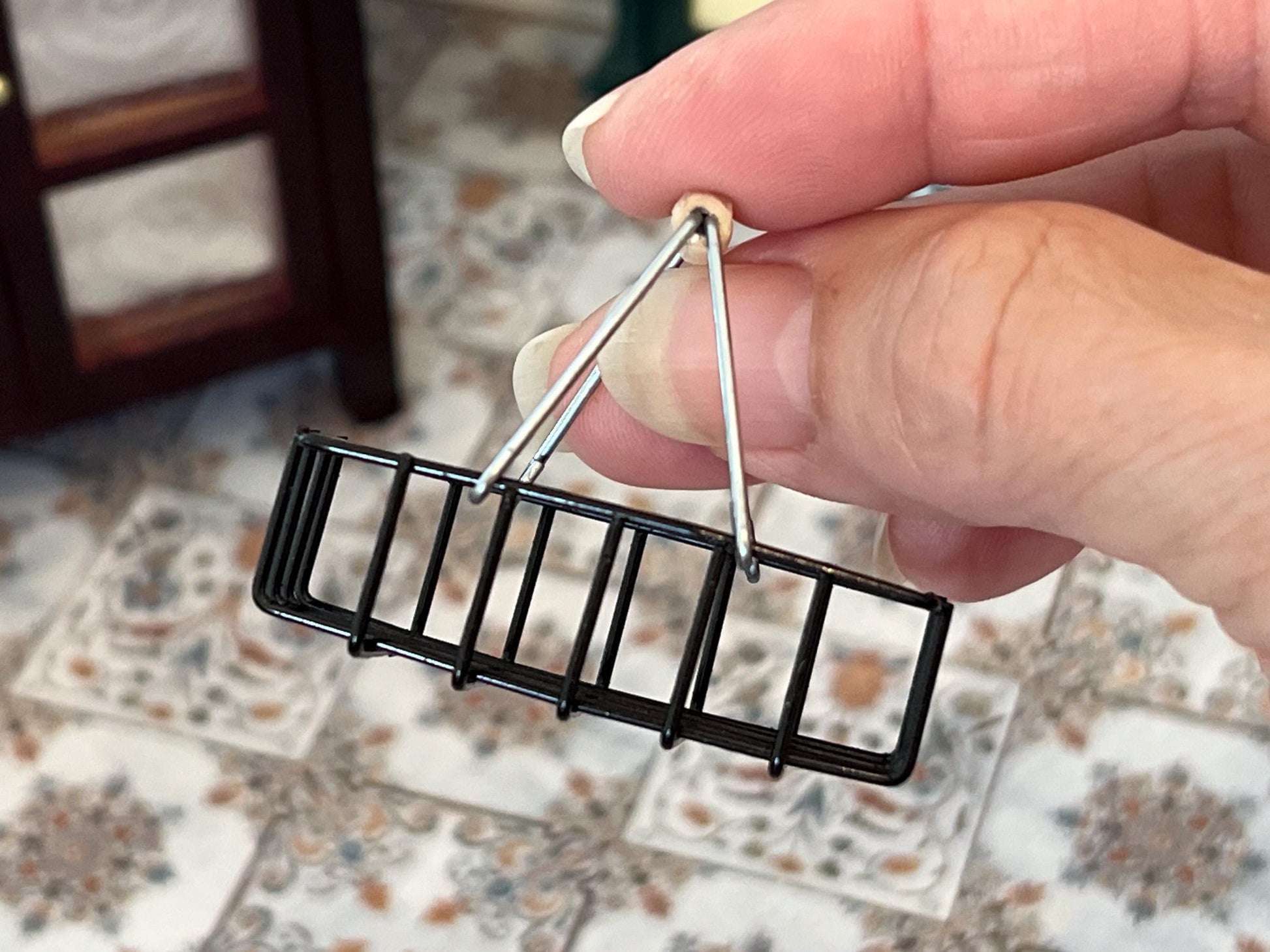 Miniature Metal Shopping Basket 1:12 Scale – Dollhouse Kitchen Decor __etsy:6756503947