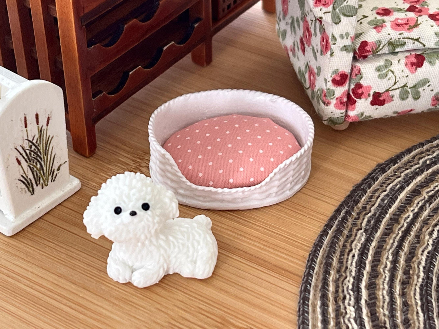 Miniature Pet Bed with Poodle 1:12 Scale – Dollhouse Wicker-Style White Bed & Fabric Cushion __etsy:6934192923