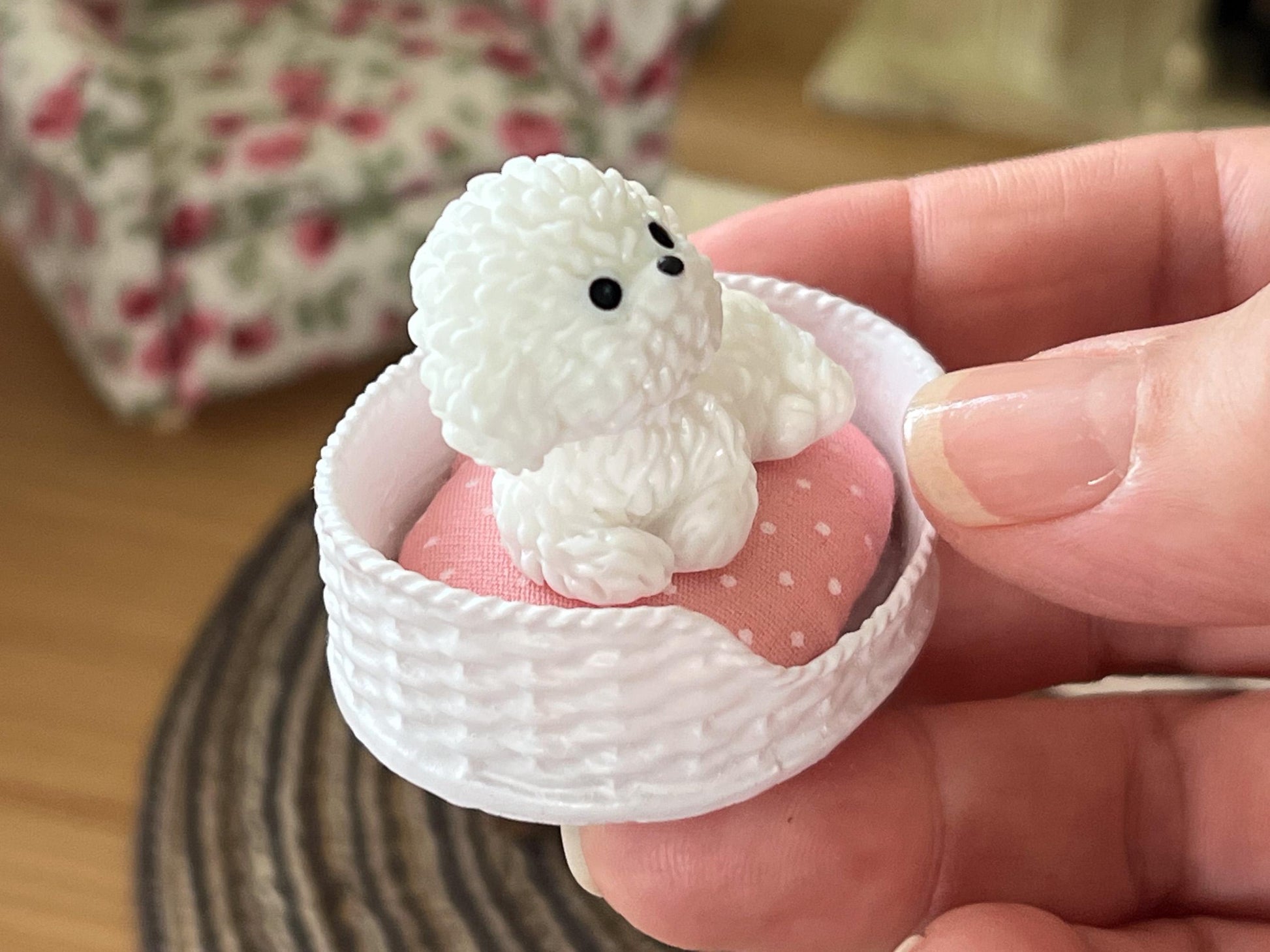 Miniature Pet Bed with Poodle 1:12 Scale – Dollhouse Wicker-Style White Bed & Fabric Cushion __etsy:6886216206