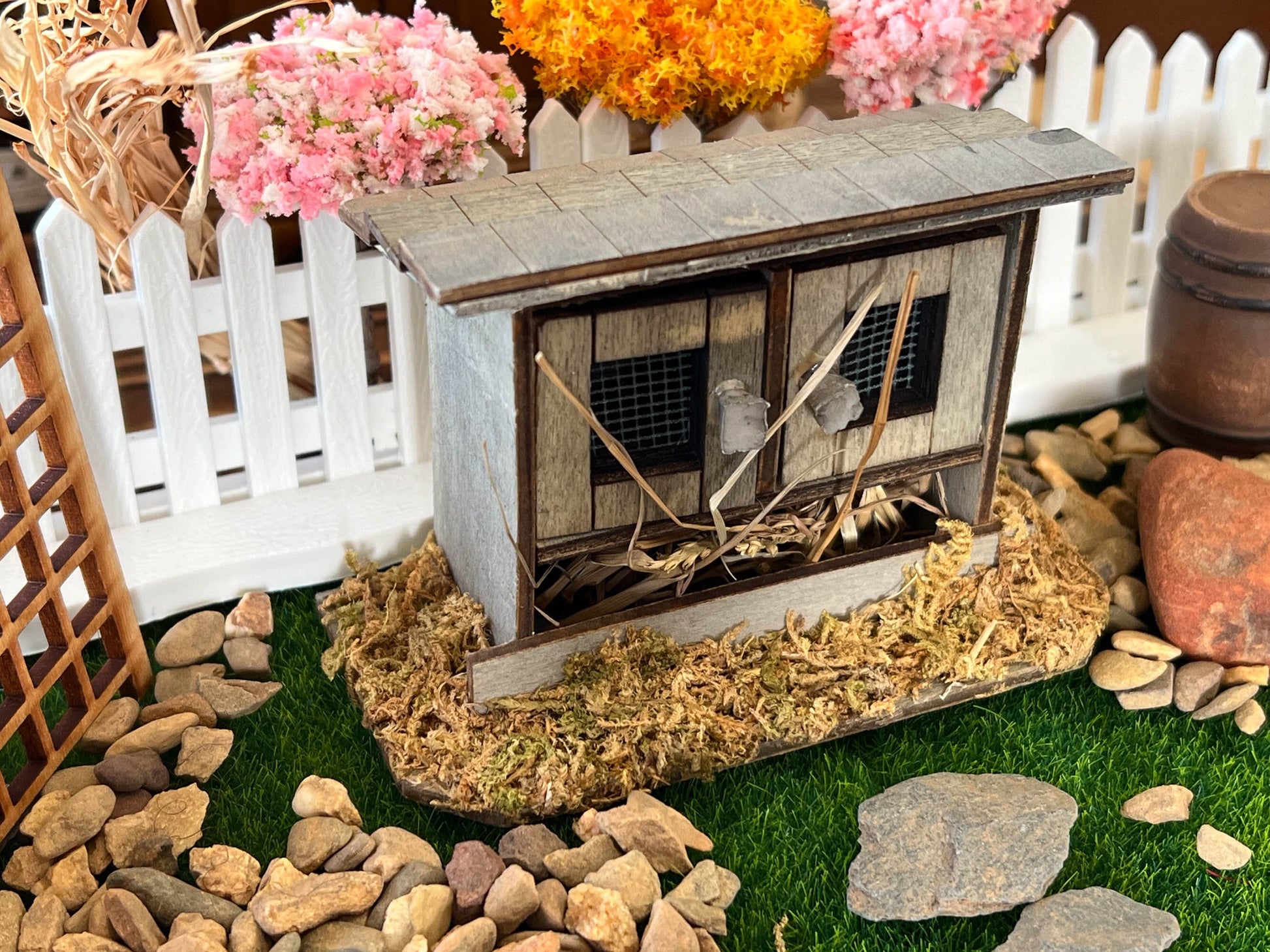 Miniature Rabbit Hutch - 1:12 Scale, Dollhouse Farmhouse Backyard Decor __etsy:5986833745