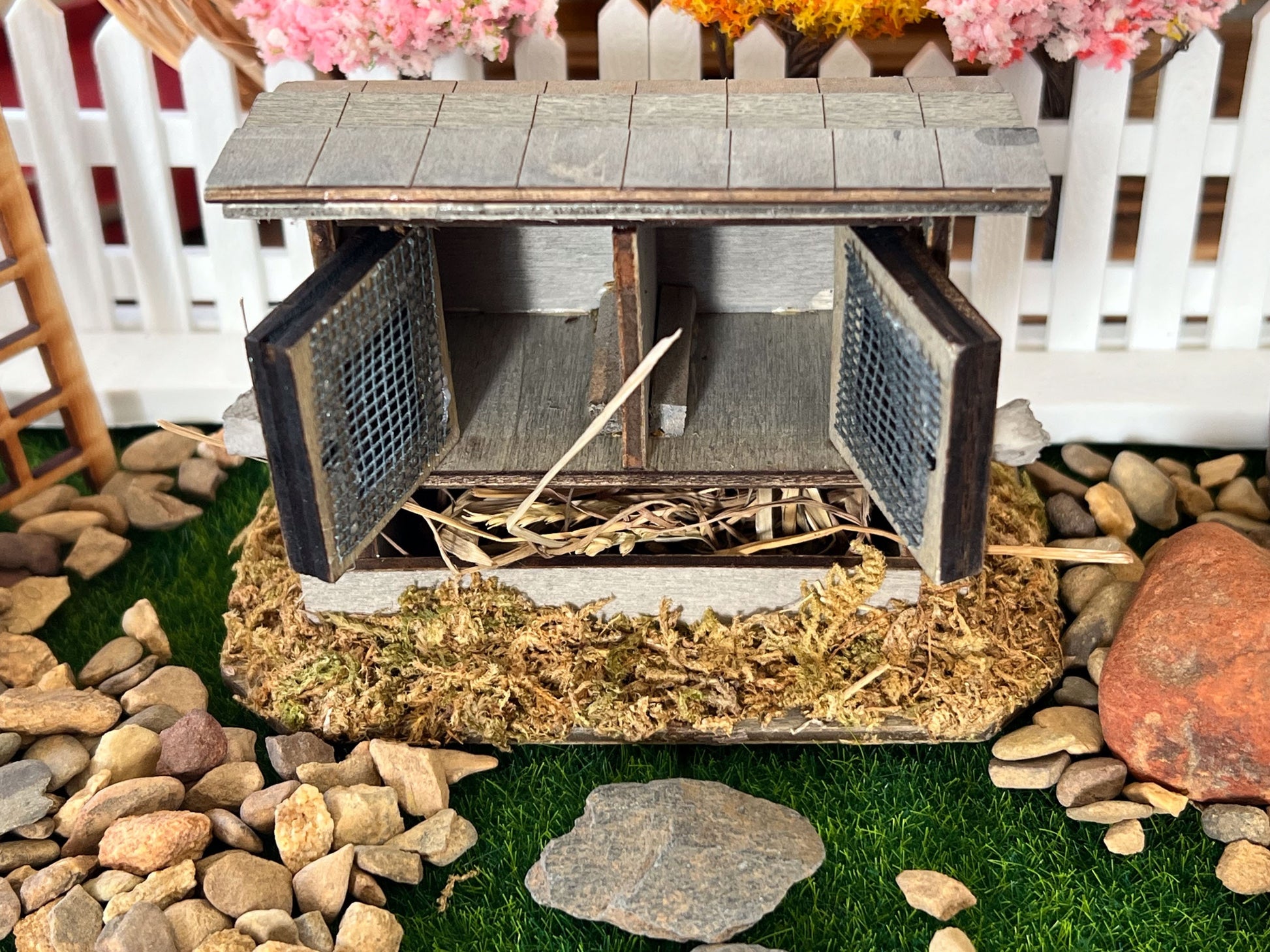 Miniature Rabbit Hutch - 1:12 Scale, Dollhouse Farmhouse Backyard Decor __etsy:5986833777