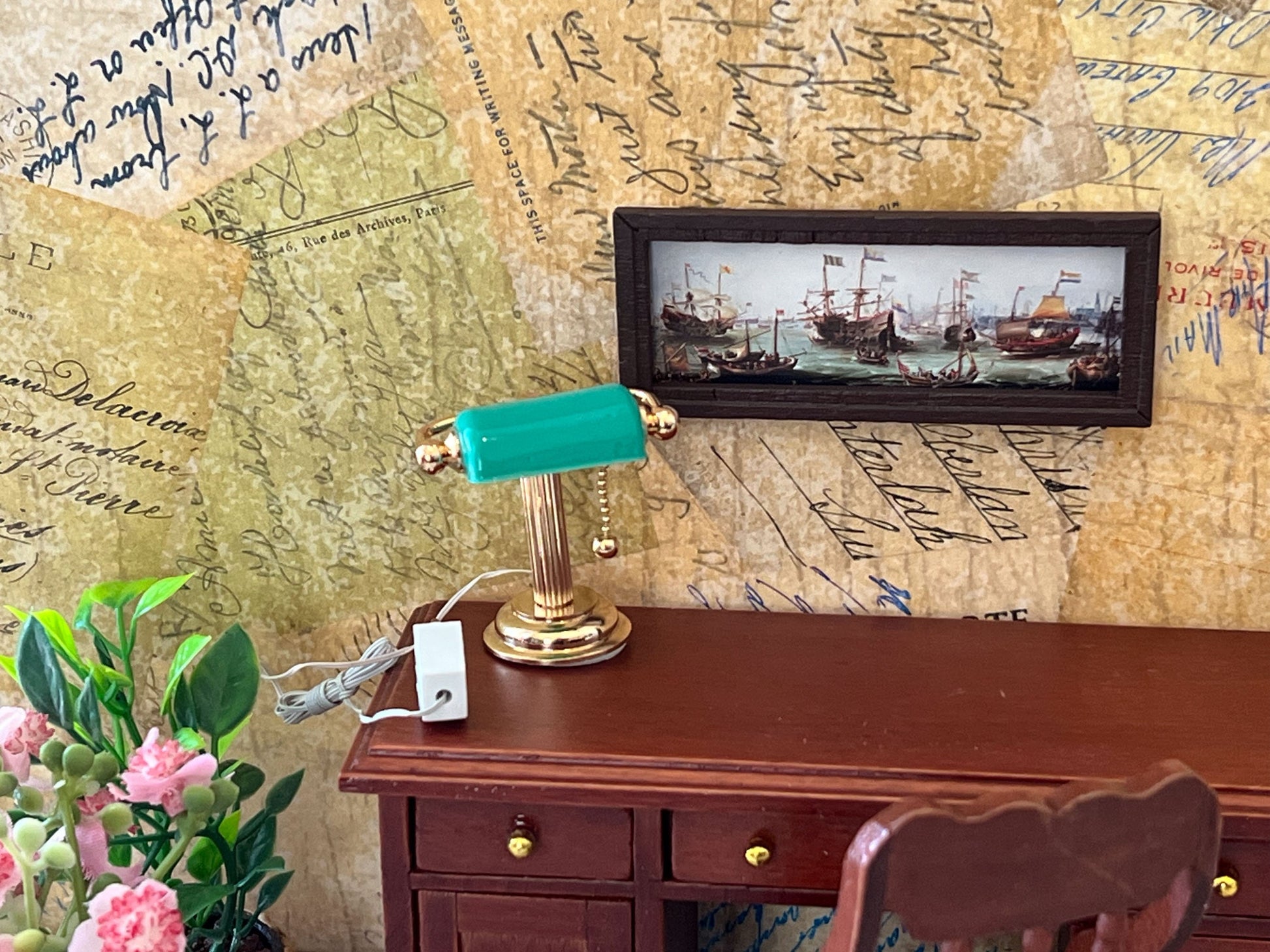 Miniature Retro Banker Desk Lamp 1:12 Scale – Working Dollhouse Office Light __etsy:5740634570