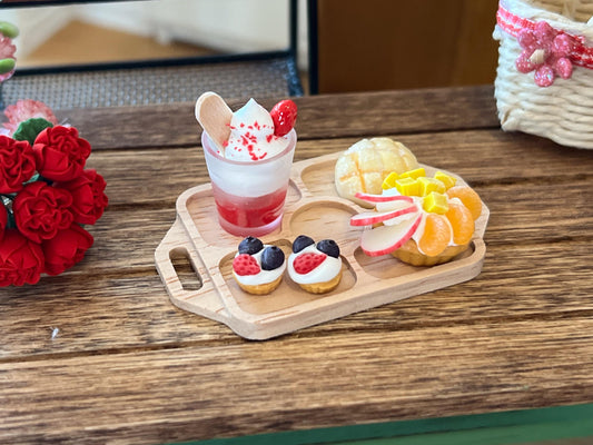 This adorable set of 5 items on a wooden tray comes with milkshake, sweet bread, fruit pie and 2 cupcakes. this set is absolutely adorable; it will give and make a realistic statement to your little kitchen area, table, restaurant, etc. __etsy:6512606186