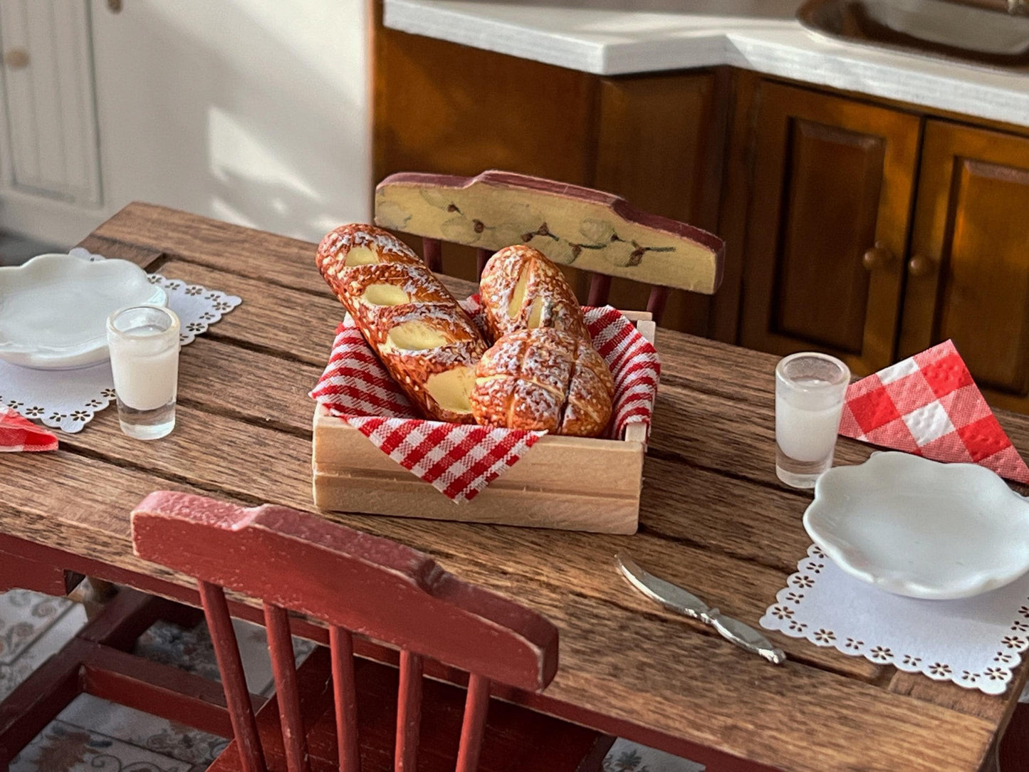 Miniature 1:12 Scale French Bread in Wooden Crate – Bakery Loaves with Gingham Lining __etsy:6744460056