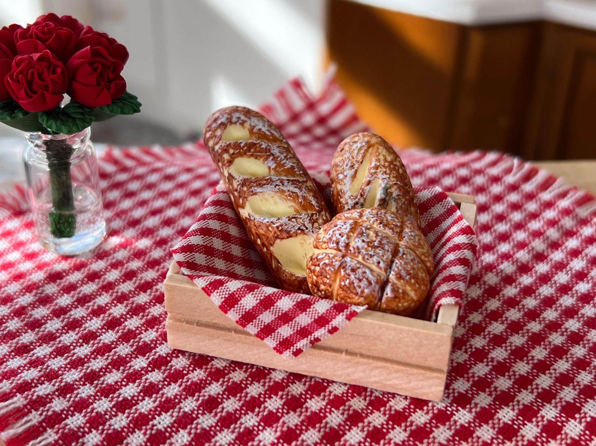 Miniature 1:12 Scale French Bread in Wooden Crate – Bakery Loaves with Gingham Lining __etsy:6744460058