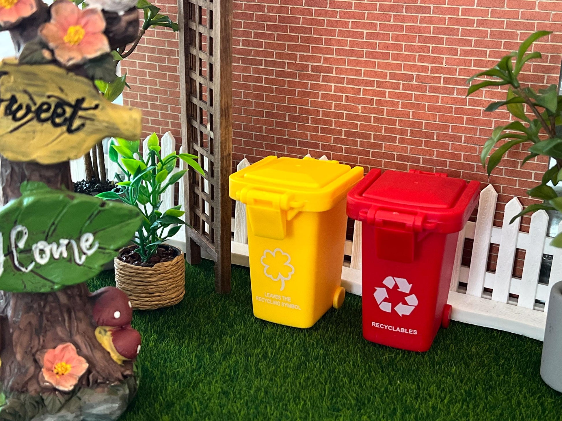 Miniature 1:12 Scale Trash Cans, Red or Yellow Bins with Lid & Rolling Wheels __etsy:7274076862
